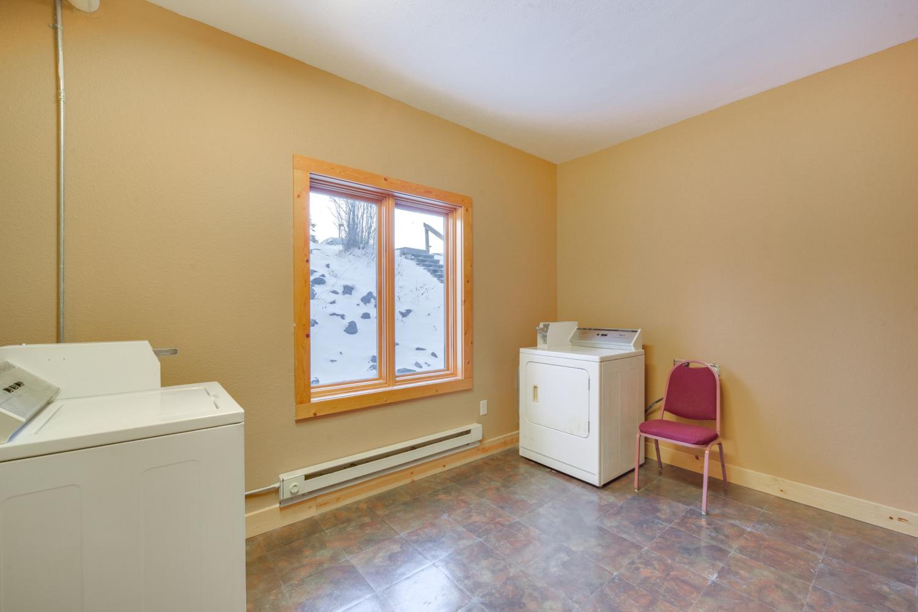 Pool Access North Shore Gem Near Beaches and Trails