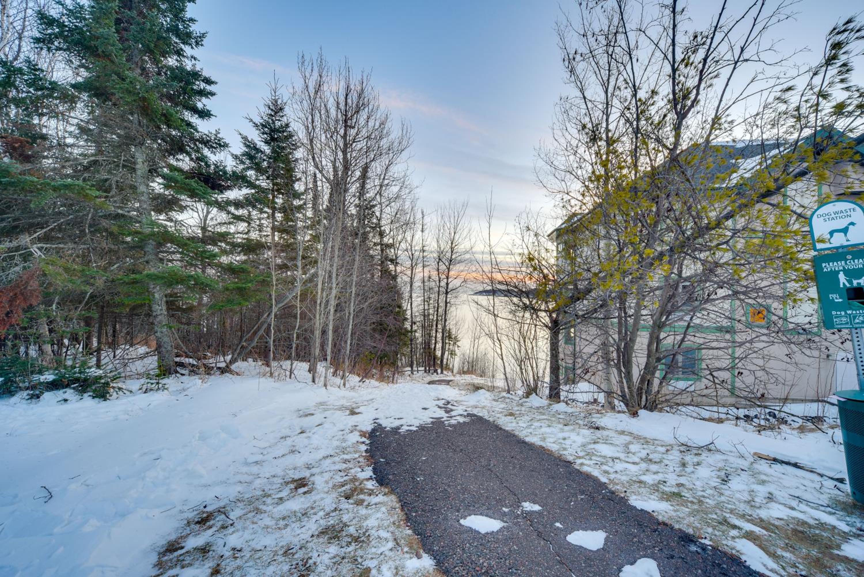 Pool Access North Shore Gem Near Beaches and Trails