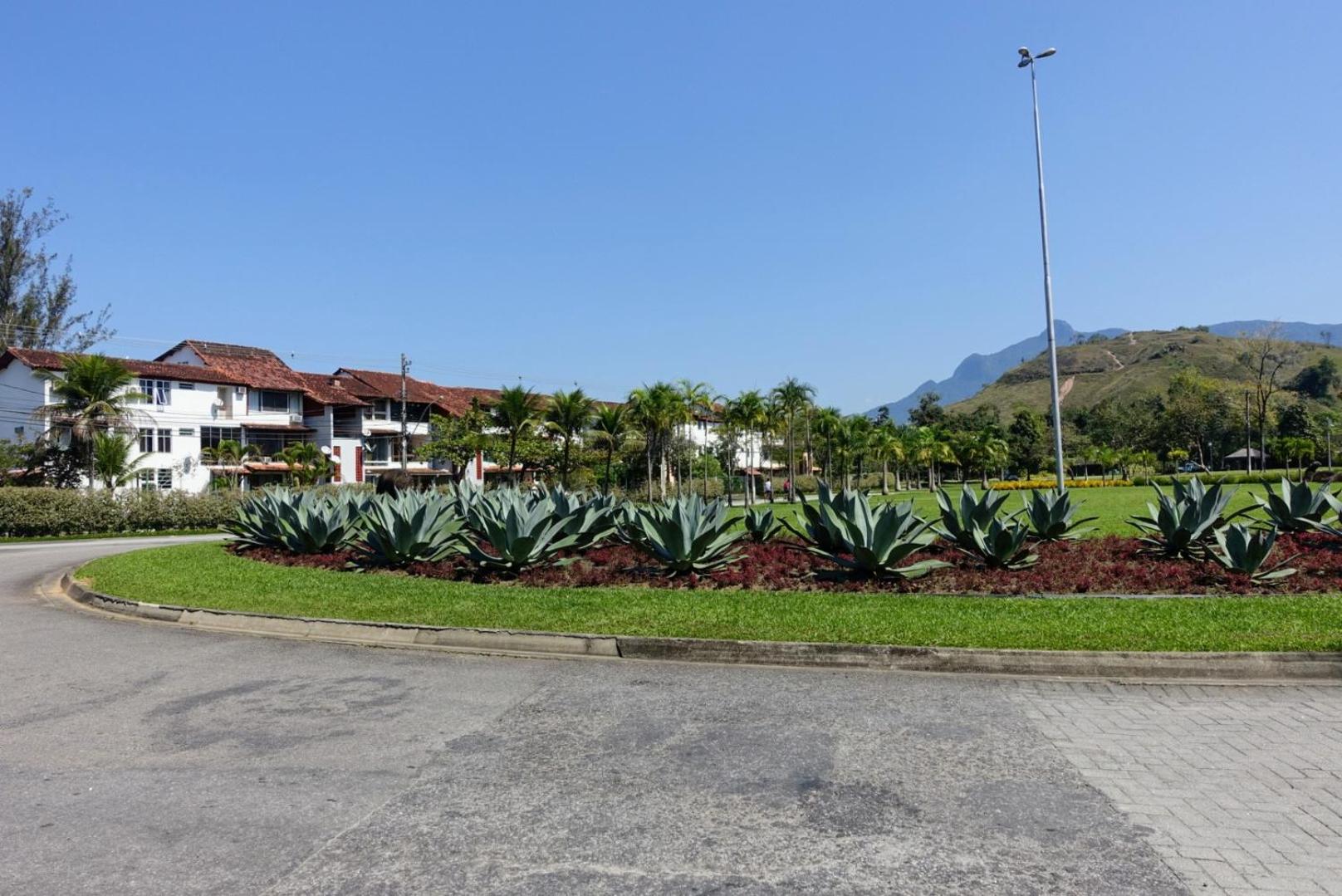 Duplex com Hidro em Condomínio Luxo com 3 Praias