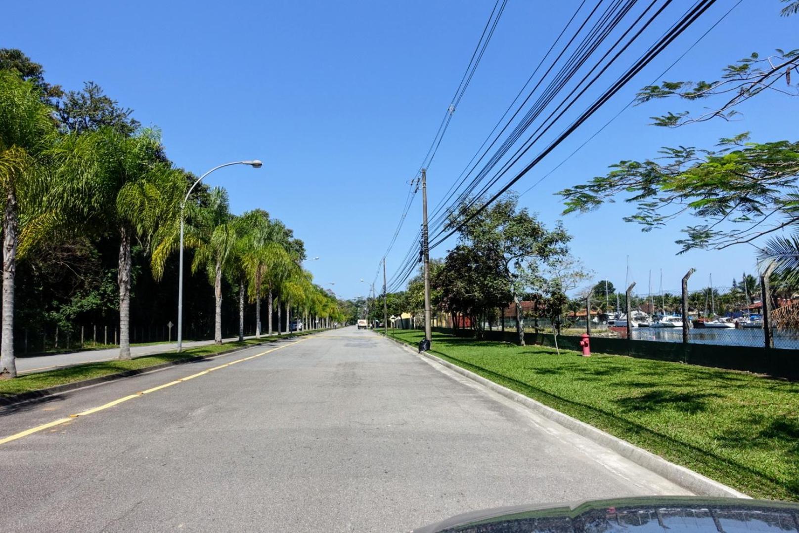 Duplex com Hidro em Condomínio Luxo com 3 Praias