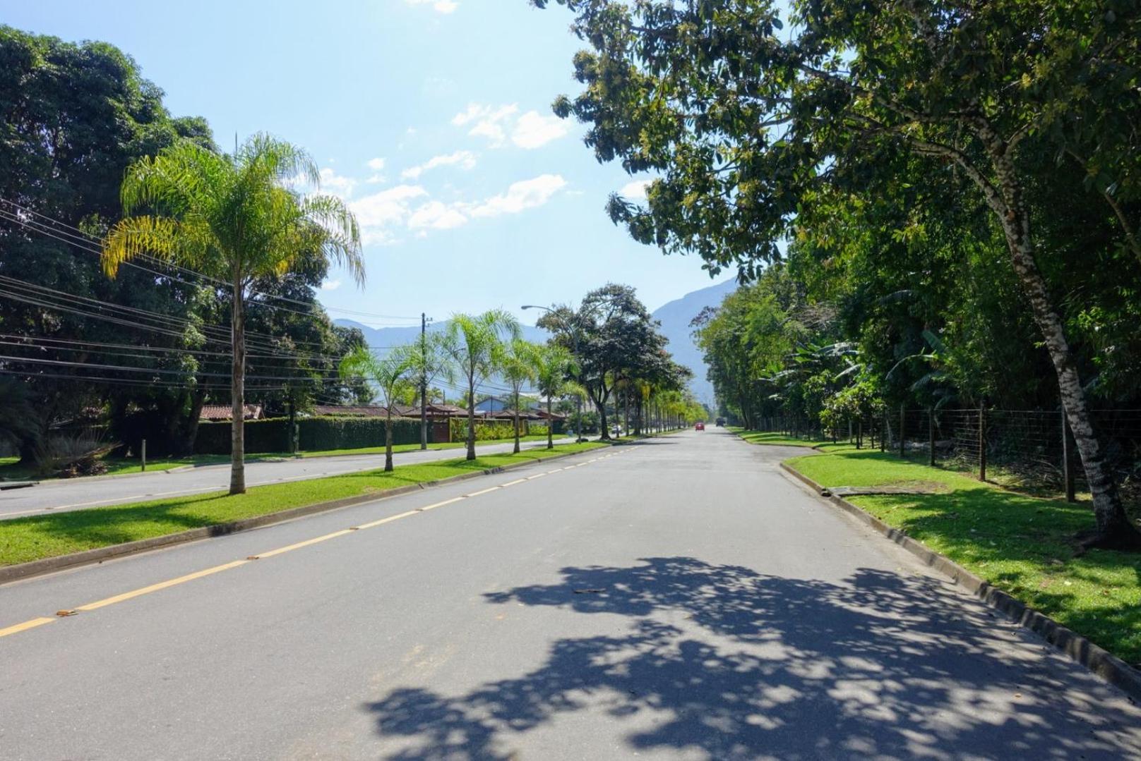 Duplex com Hidro em Condomínio Luxo com 3 Praias