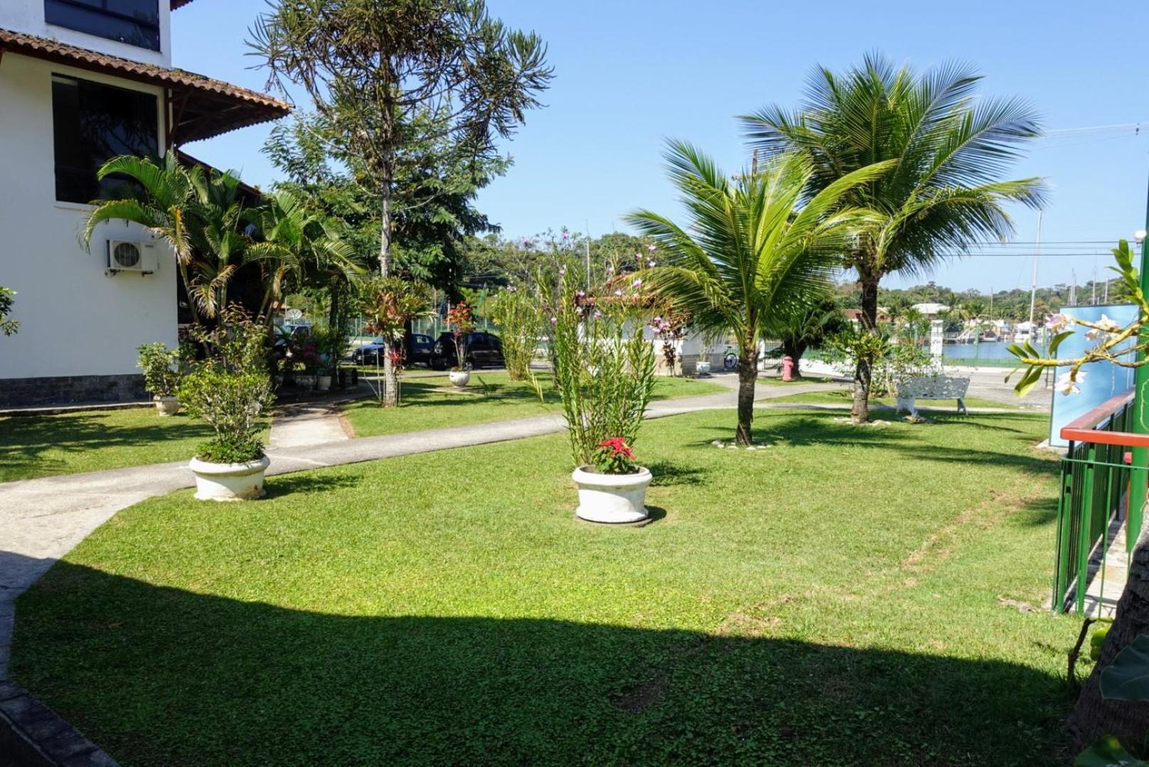 Duplex com Hidro em Condomínio Luxo com 3 Praias