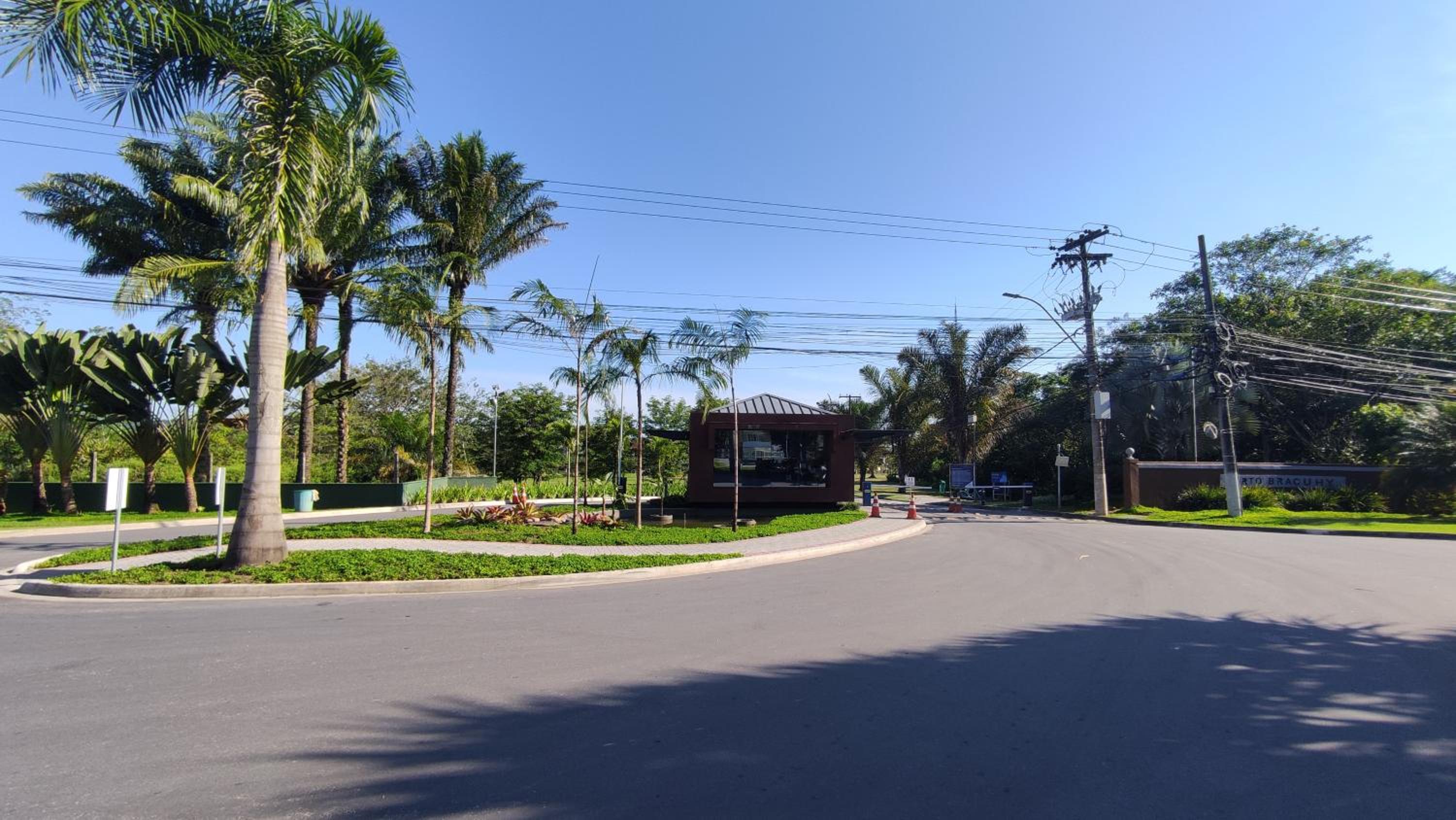Duplex com Hidro em Condomínio Luxo com 3 Praias