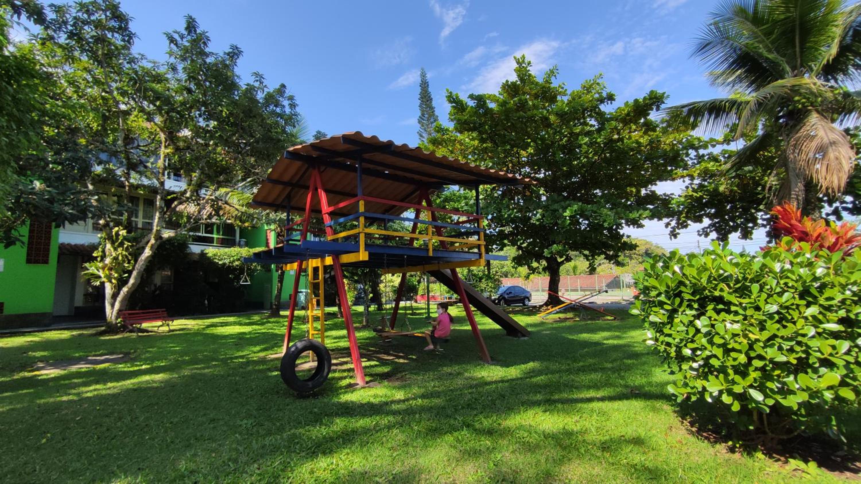 Duplex com Hidro em Condomínio Luxo com 3 Praias