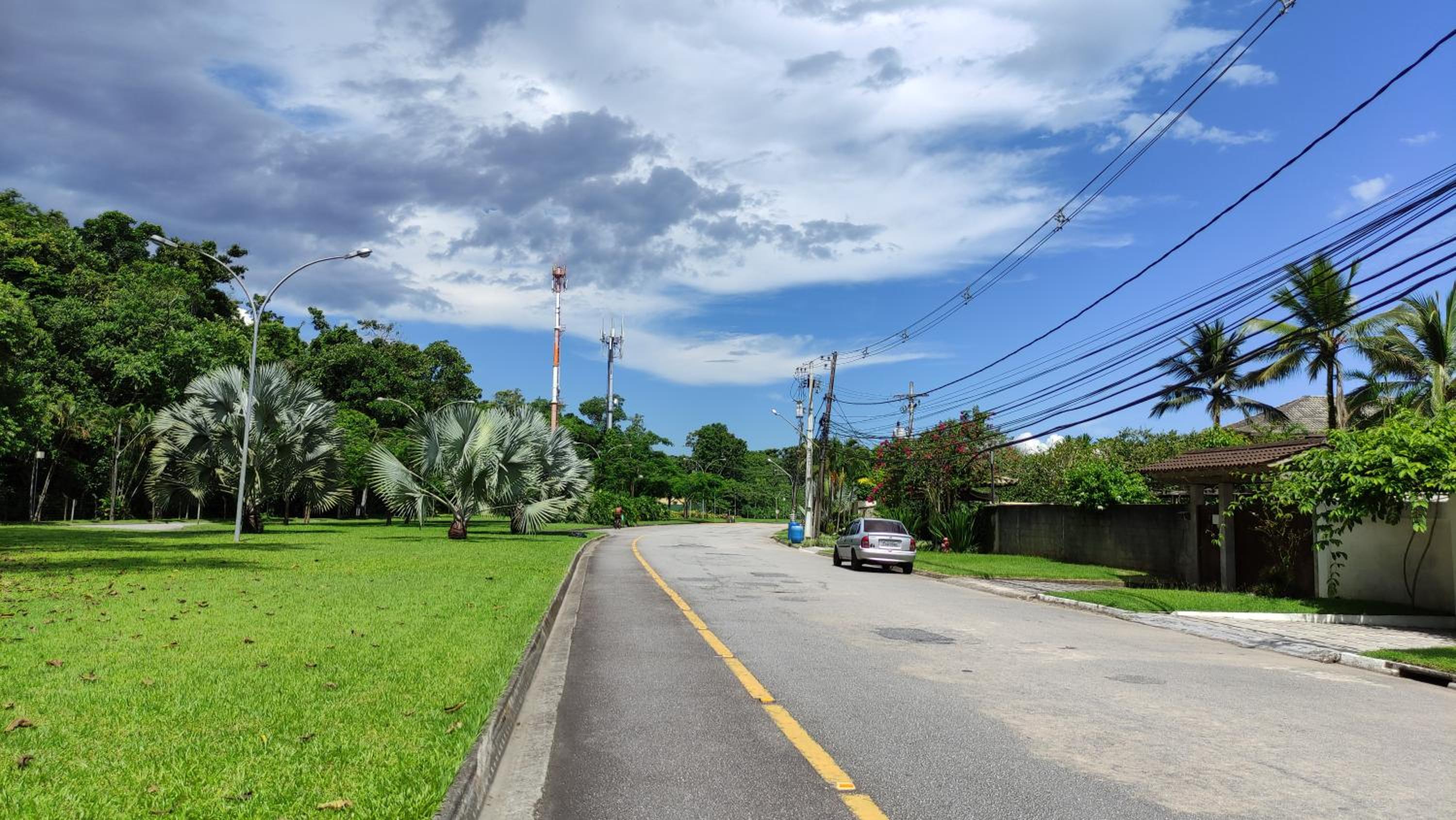 Duplex com Hidro em Condomínio Luxo com 3 Praias