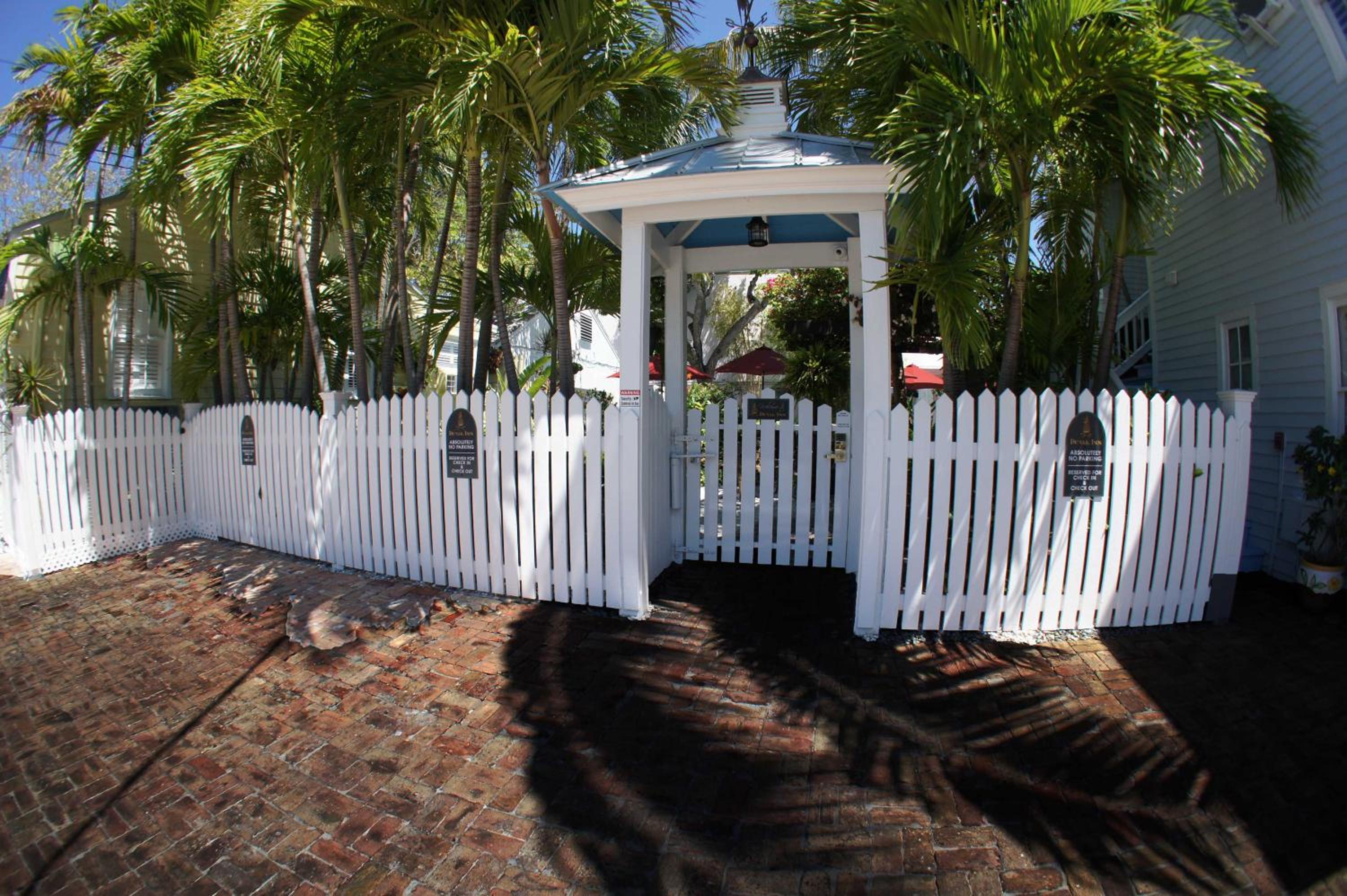 Duval Inn - Key West