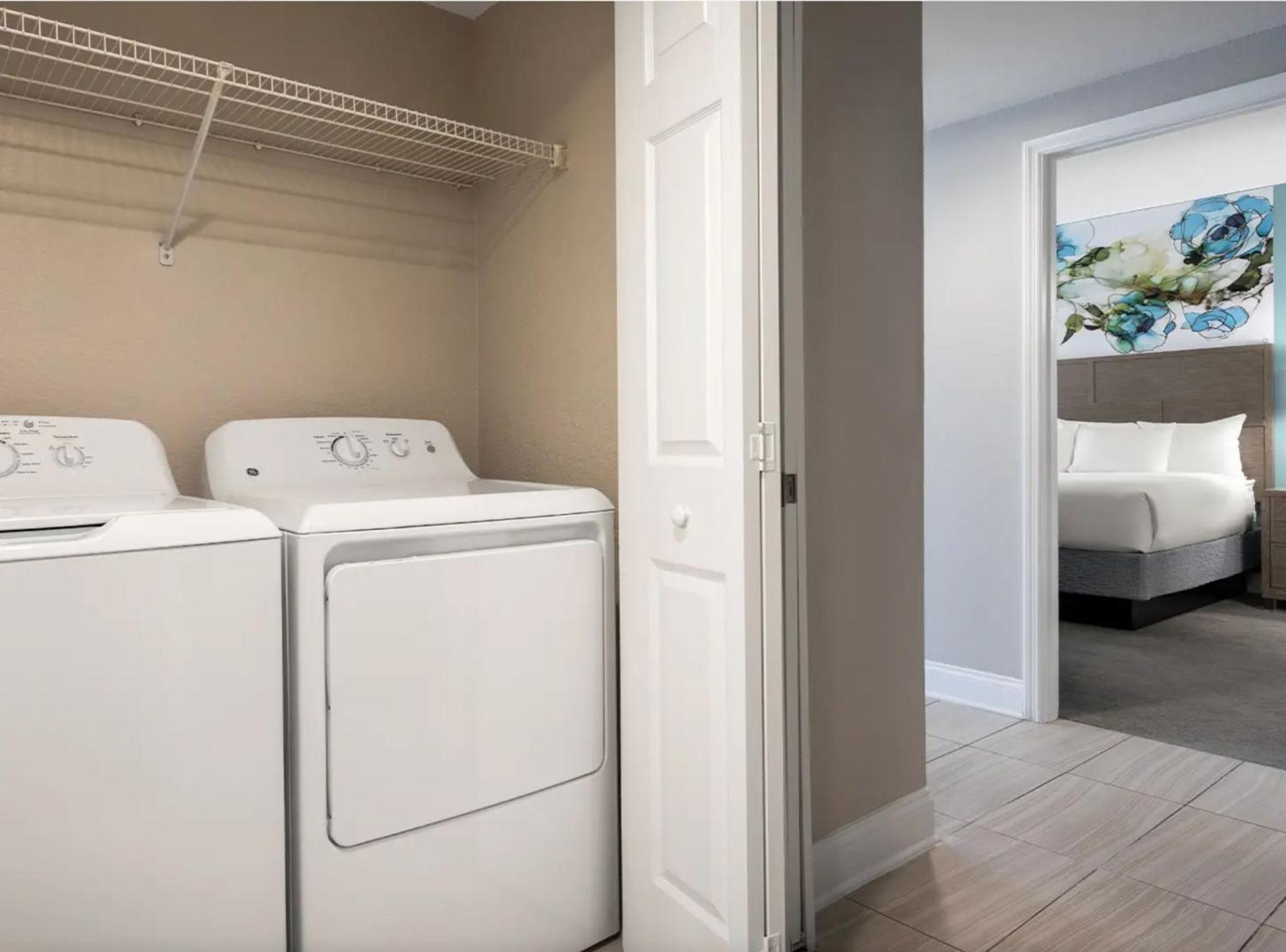 Weekly rental at Orange Lake Resort for a family of 8 people