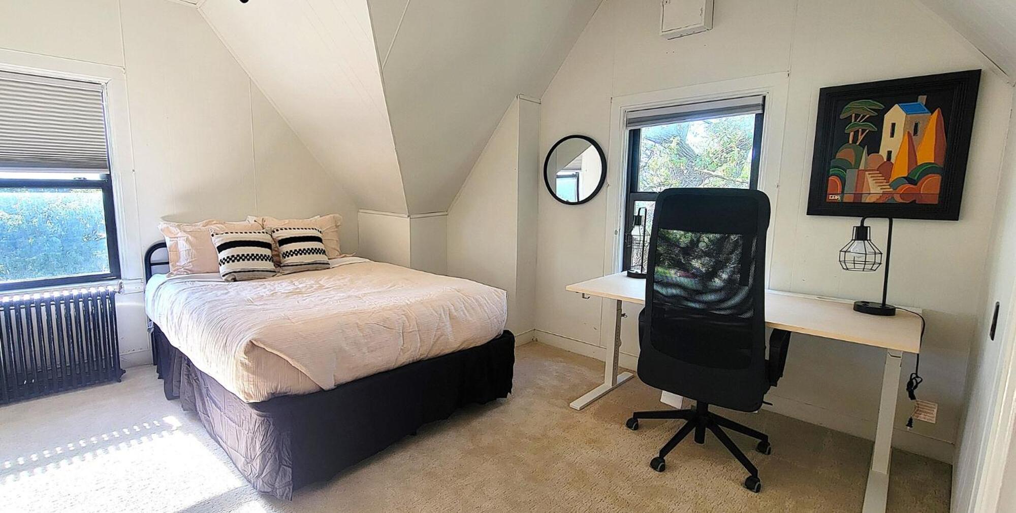 The New Victorian Mansion Bed & Breakfast