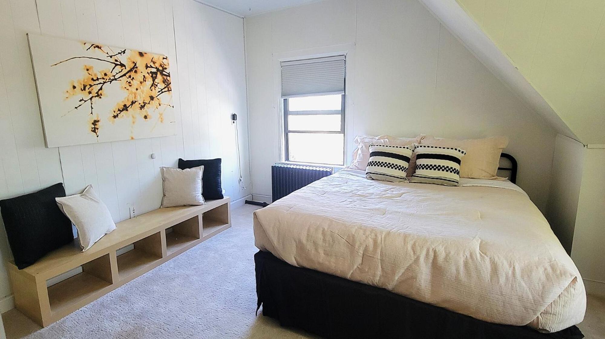 The New Victorian Mansion Bed & Breakfast