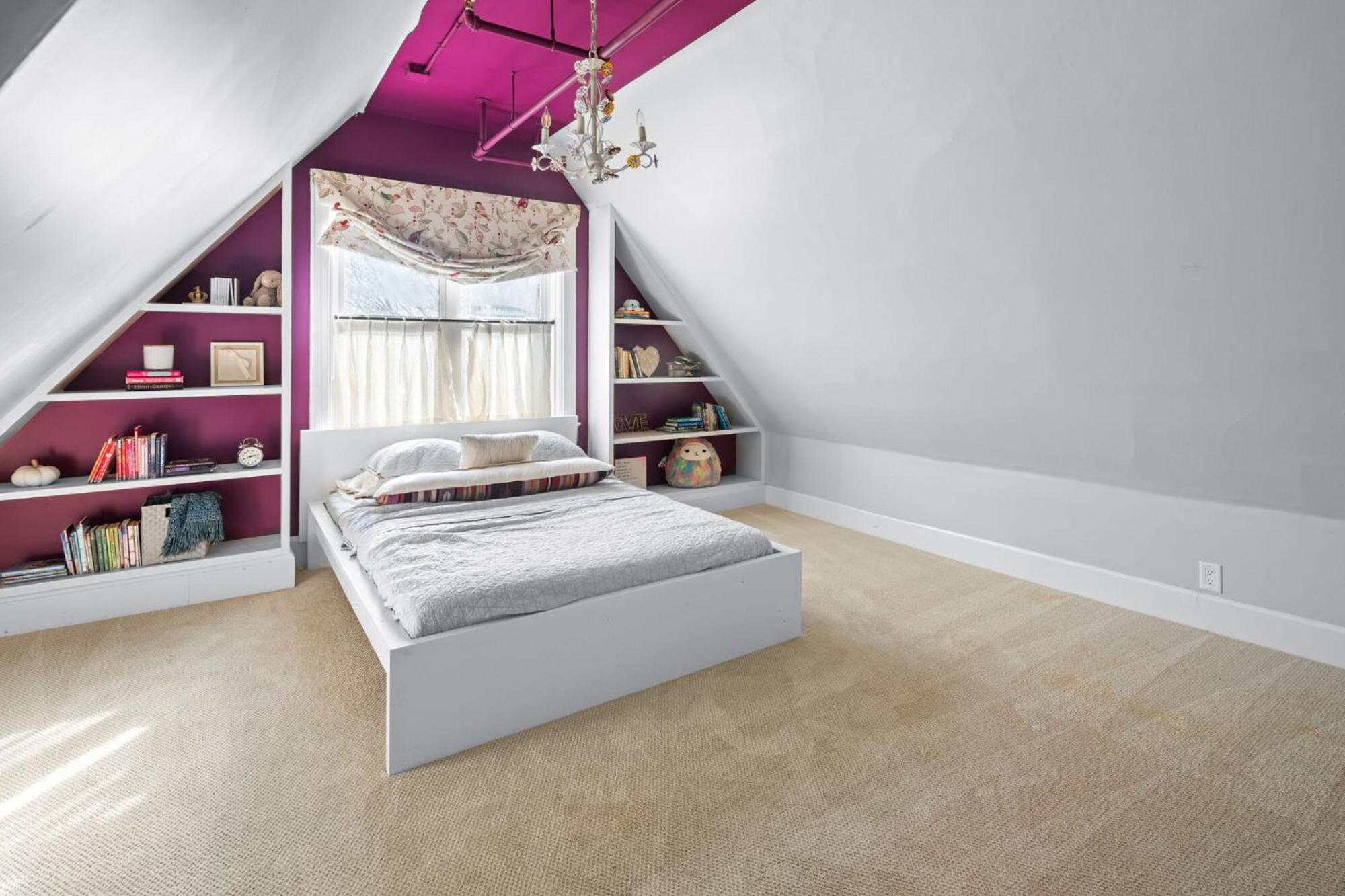 The New Victorian Mansion Bed & Breakfast