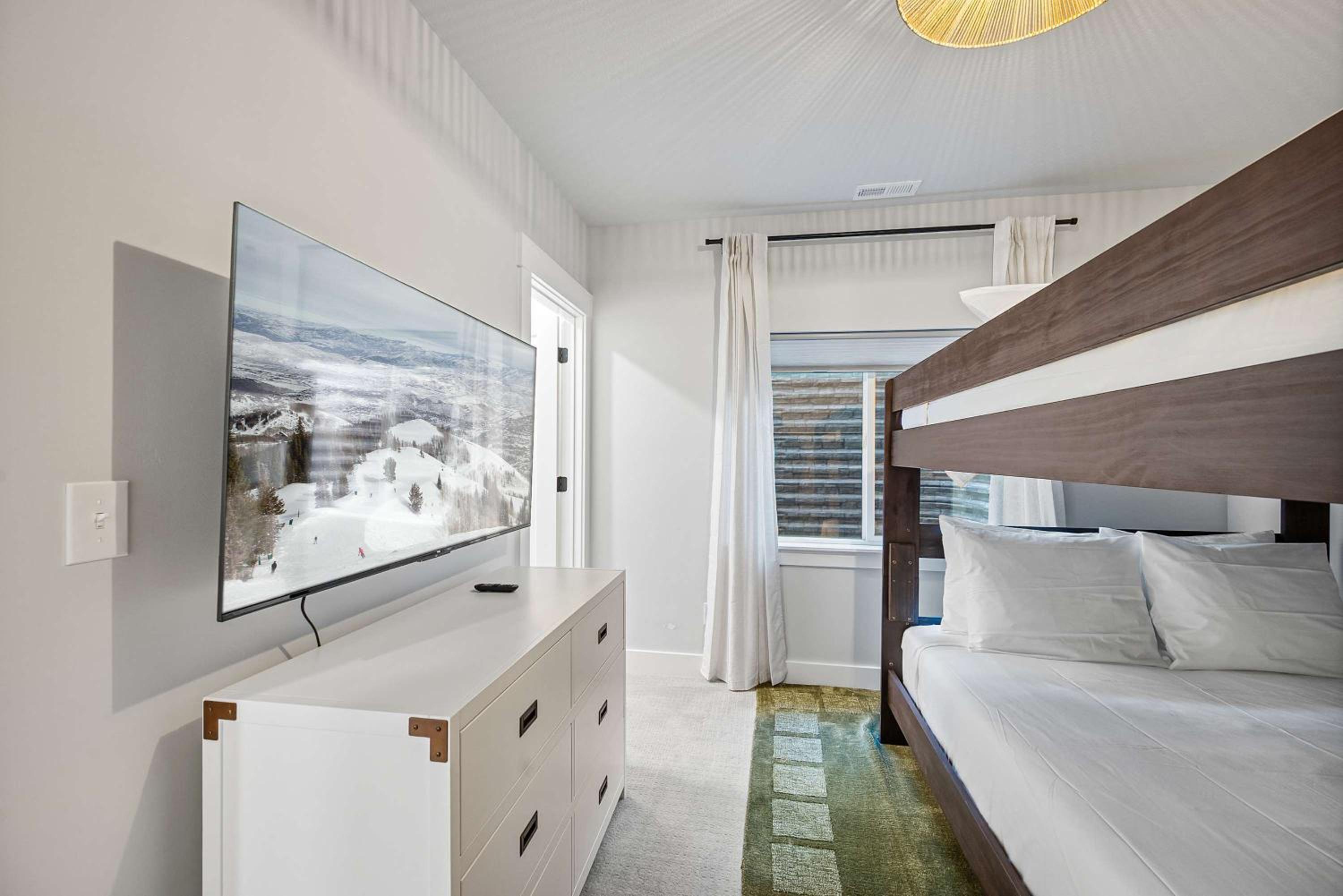Ski Chalet Chic Retreat with Hot Tub