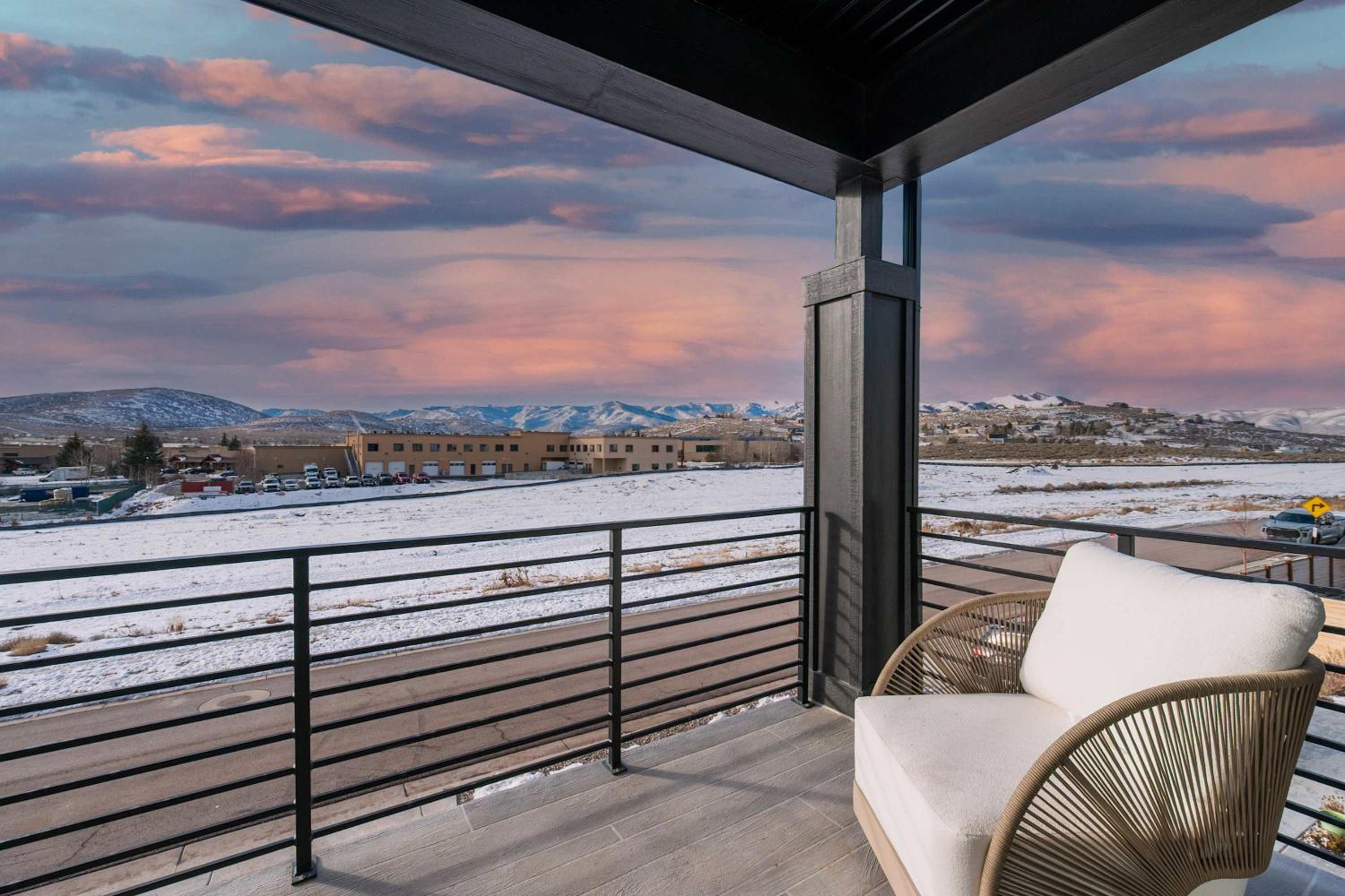 Ski Chalet Chic Retreat with Hot Tub