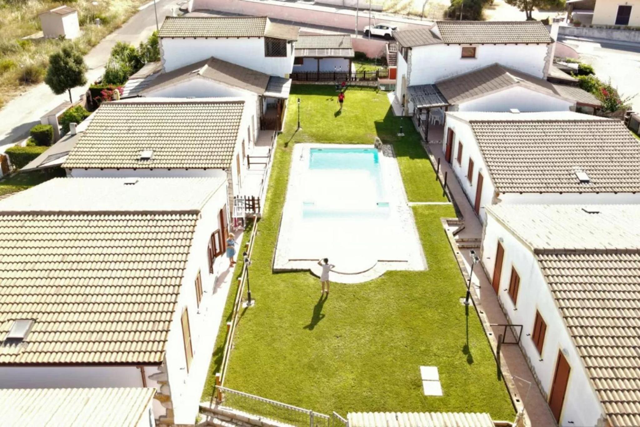 Comfy Sardinian retreat with pool access