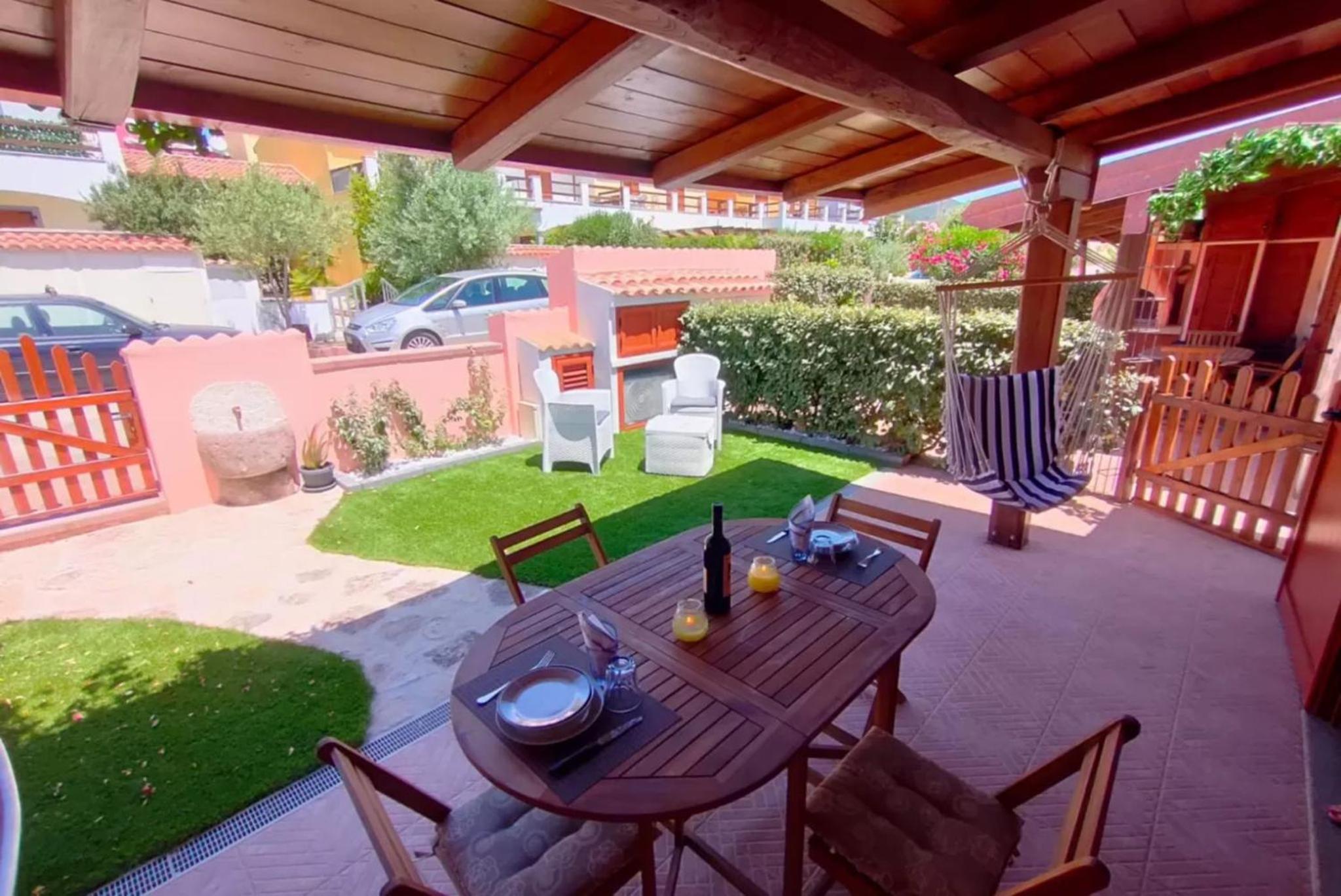 Comfy Sardinian retreat with pool access