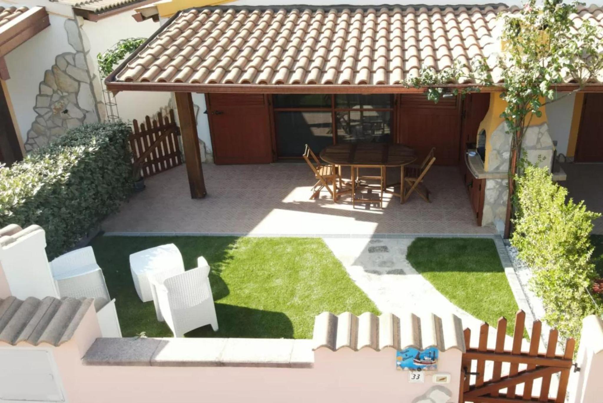 Comfy Sardinian retreat with pool access