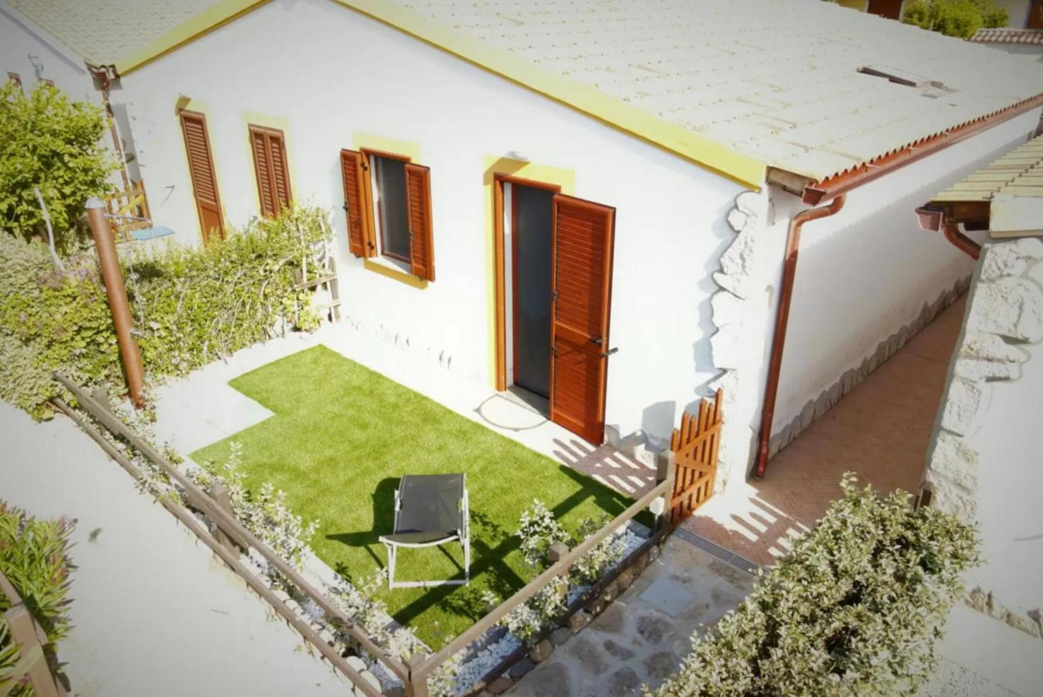 Comfy Sardinian retreat with pool access
