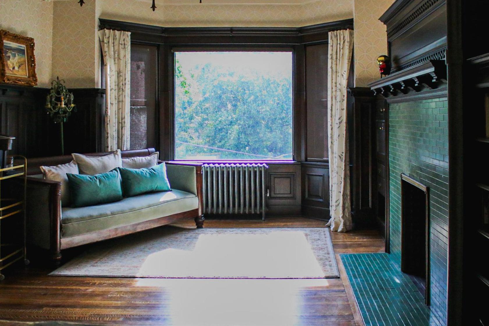 The New Victorian Mansion Bed & Breakfast