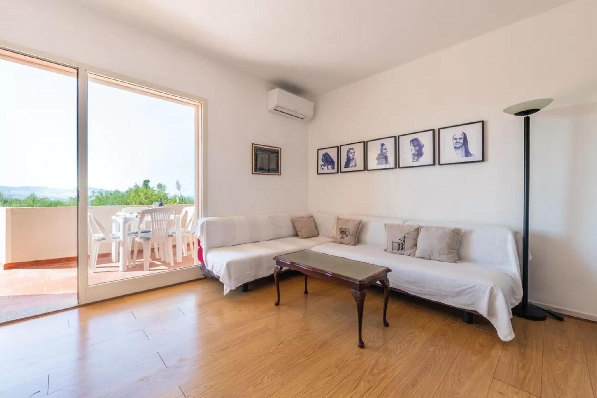 Modern apartment near Badesi beach