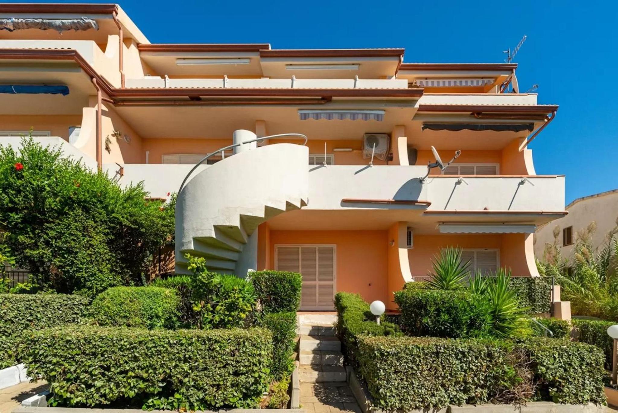 Modern apartment near Badesi beach
