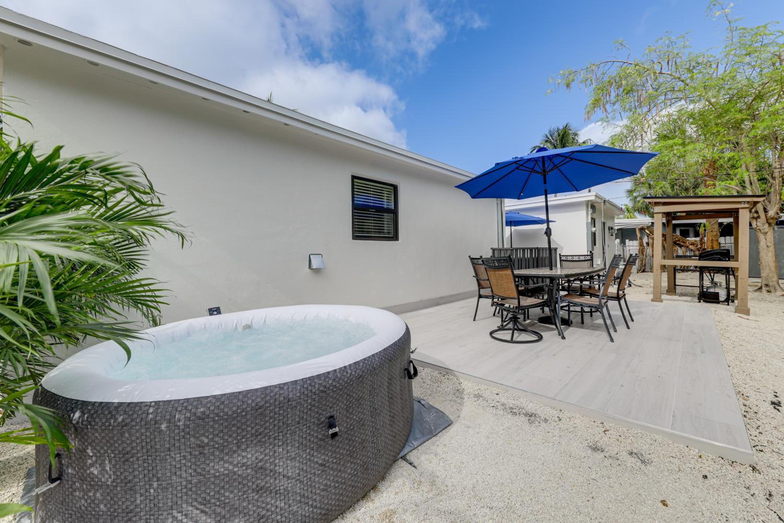 Flexible Family Living! Modern Pompano Beach Home