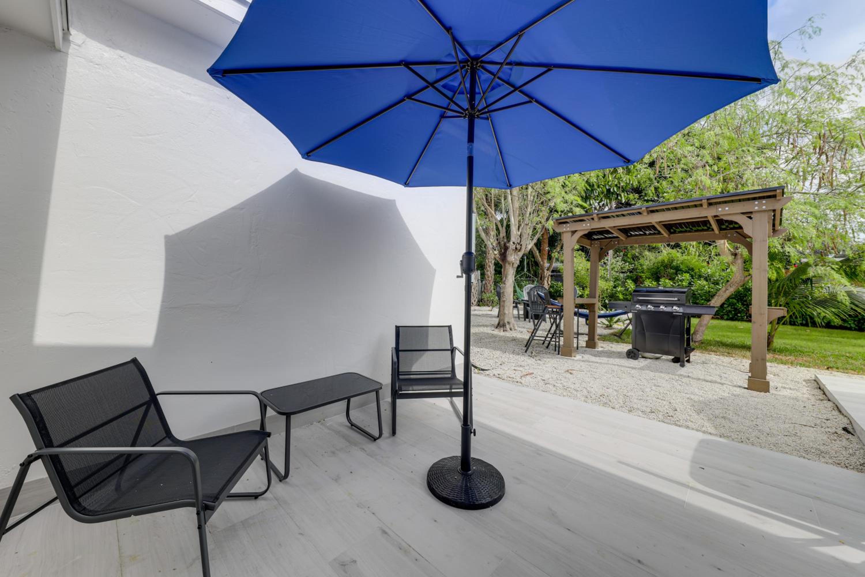 Flexible Family Living! Modern Pompano Beach Home