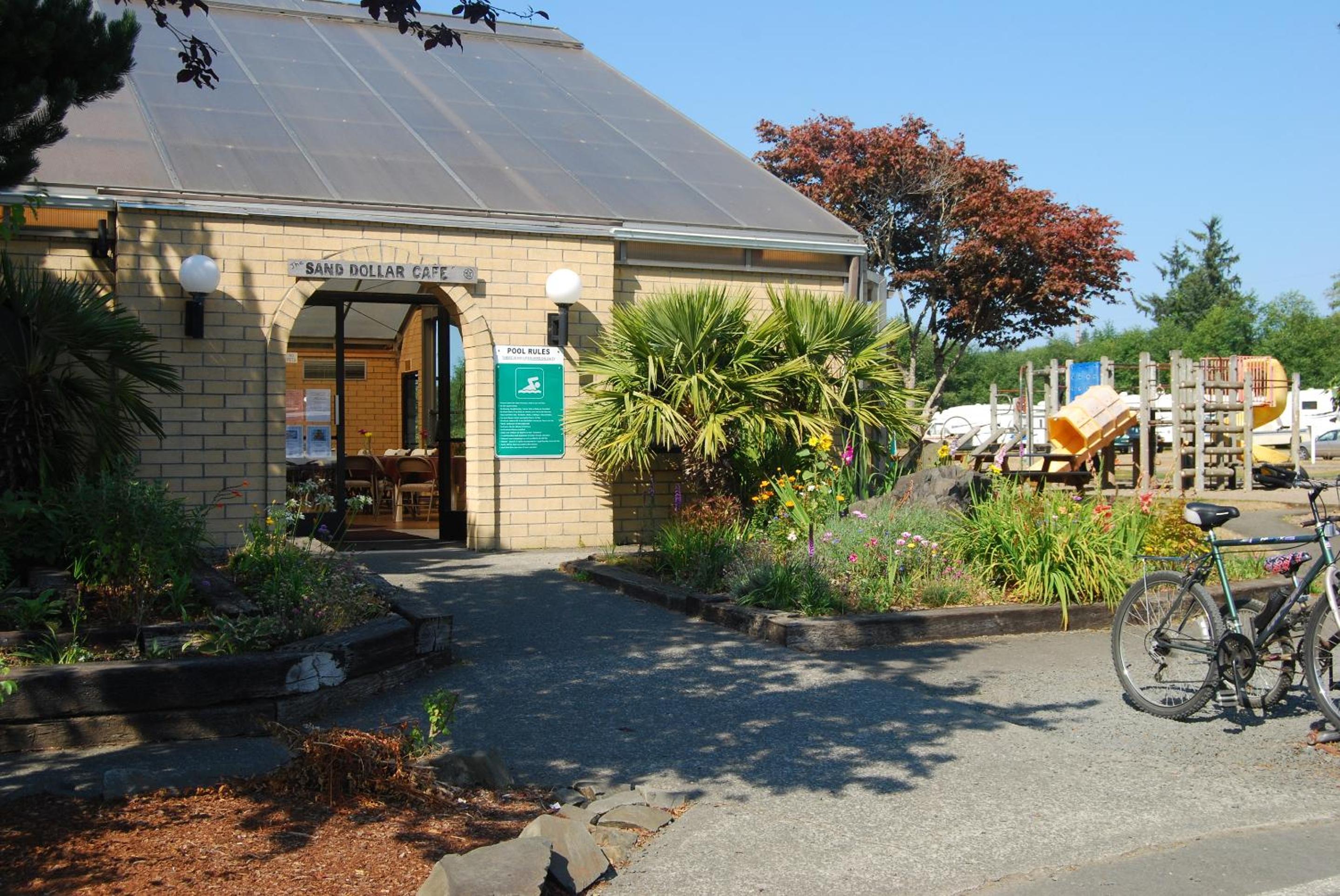 Seaside Camping Resort Cottage 9