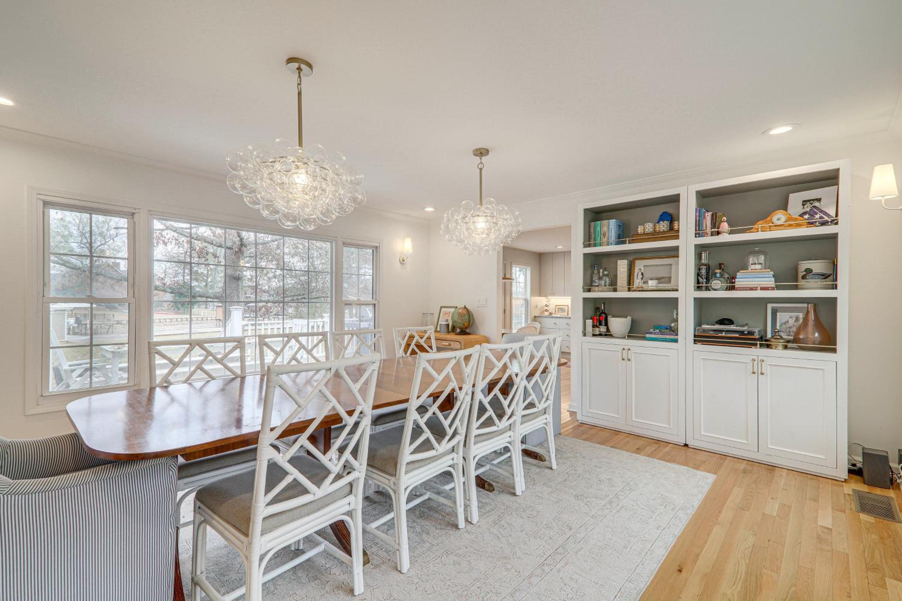 Quiet and Stylish Waterfront Gem with Dock in Eatonton