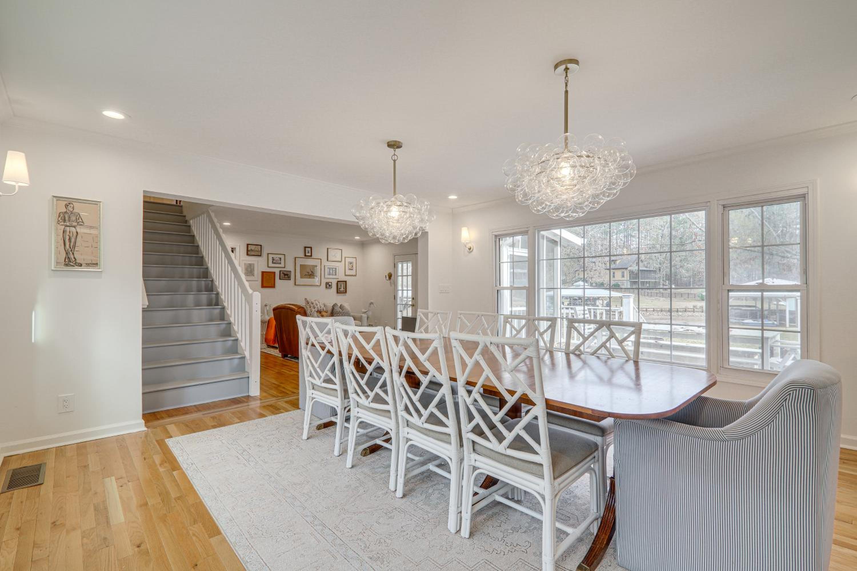 Quiet and Stylish Waterfront Gem with Dock in Eatonton