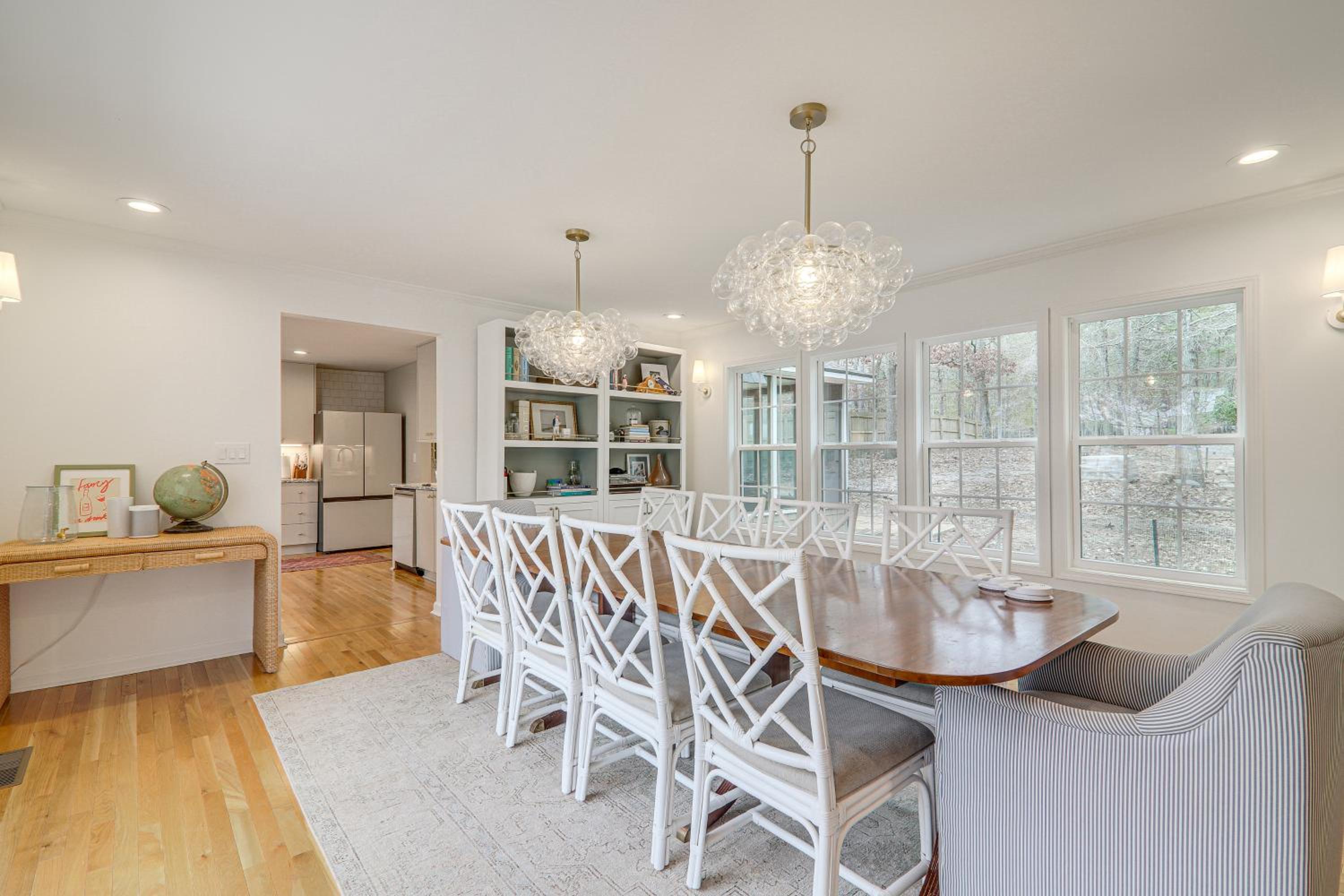 Quiet and Stylish Waterfront Gem with Dock in Eatonton