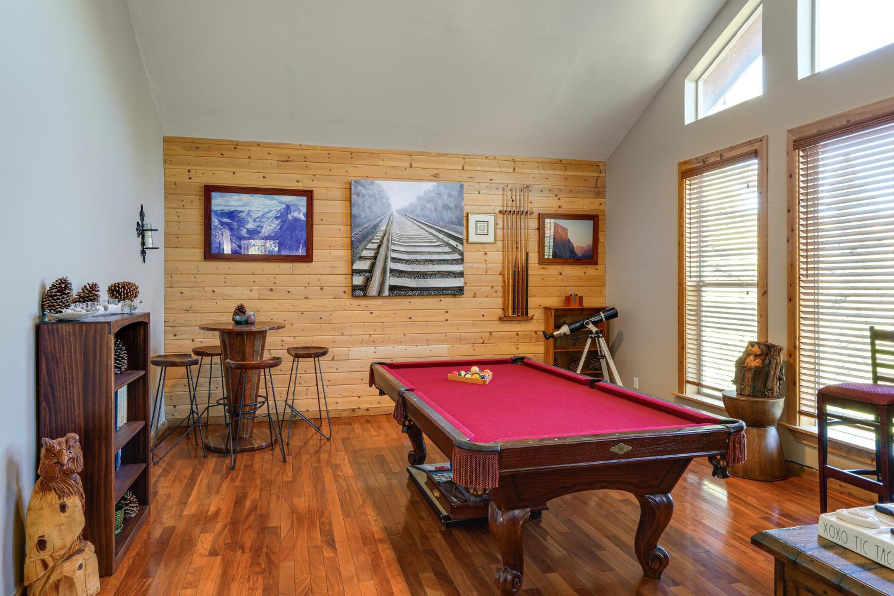 PMC Mountainside Cabin Hit the Trails, Play Pool!