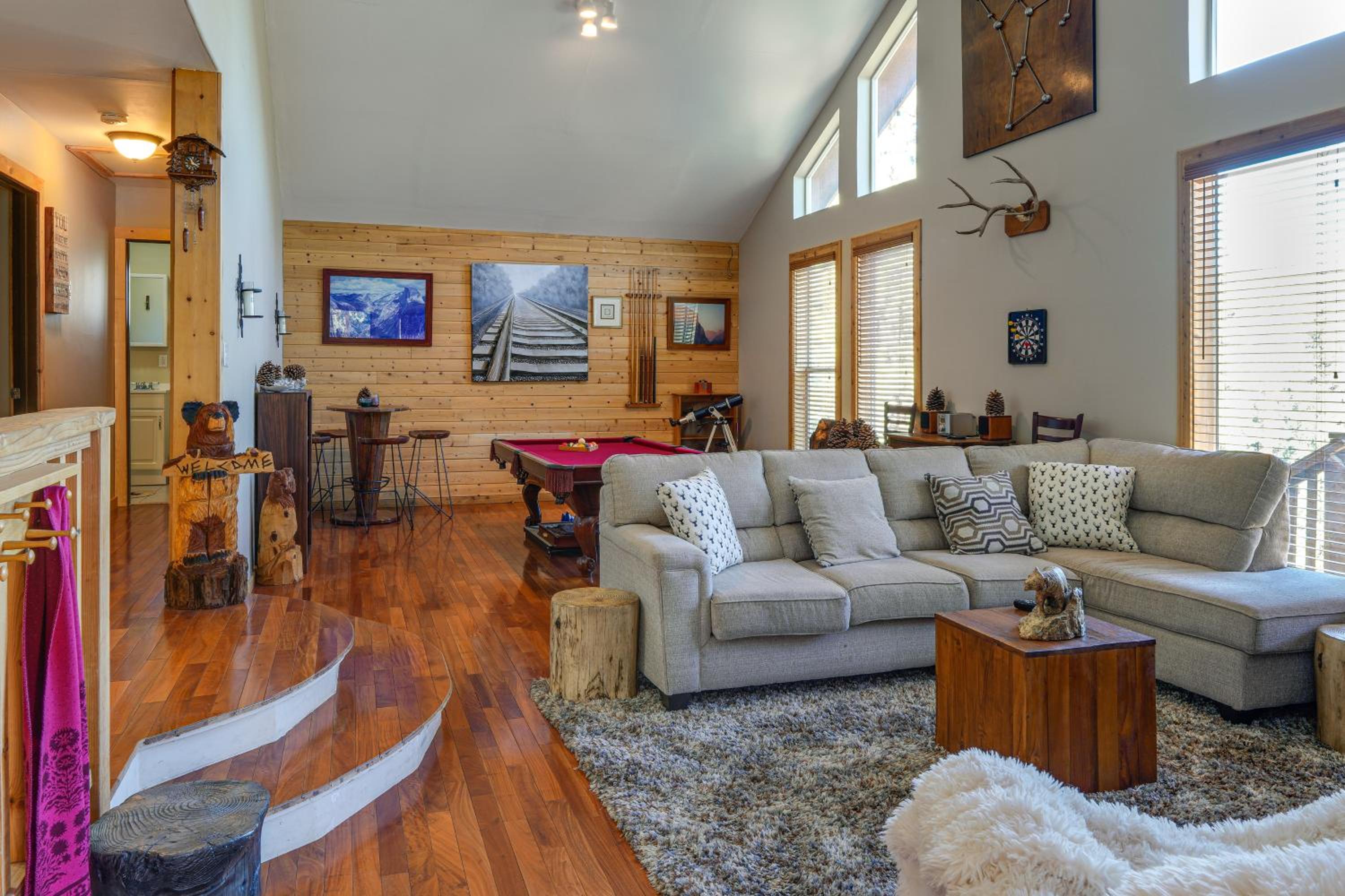 PMC Mountainside Cabin Hit the Trails, Play Pool!