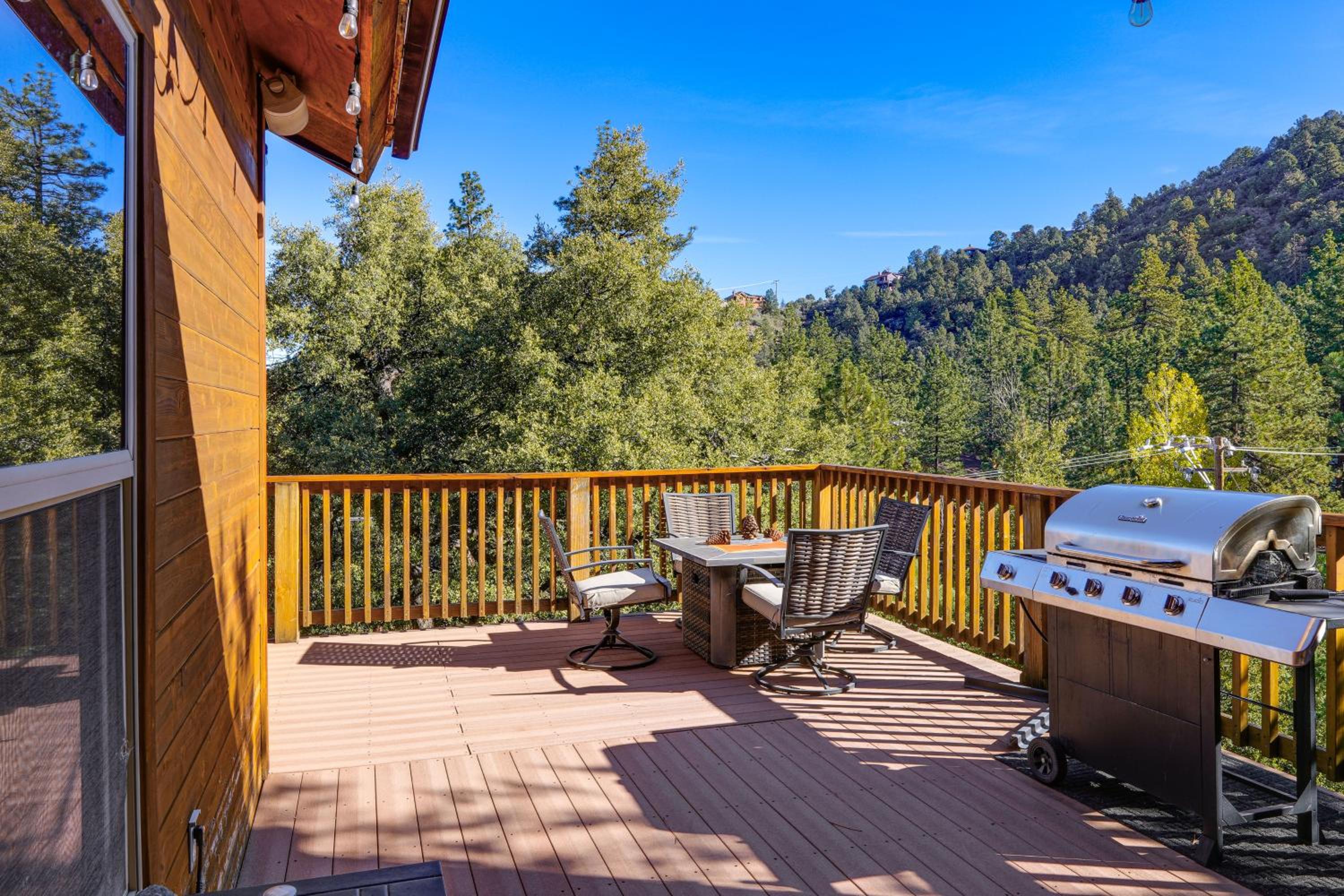 PMC Mountainside Cabin Hit the Trails, Play Pool!