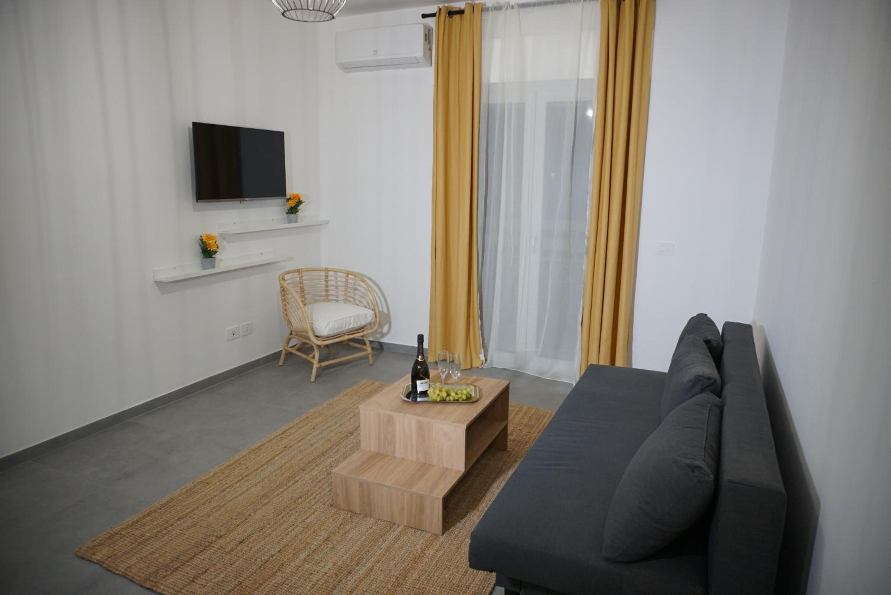 Farina rooms and apartments