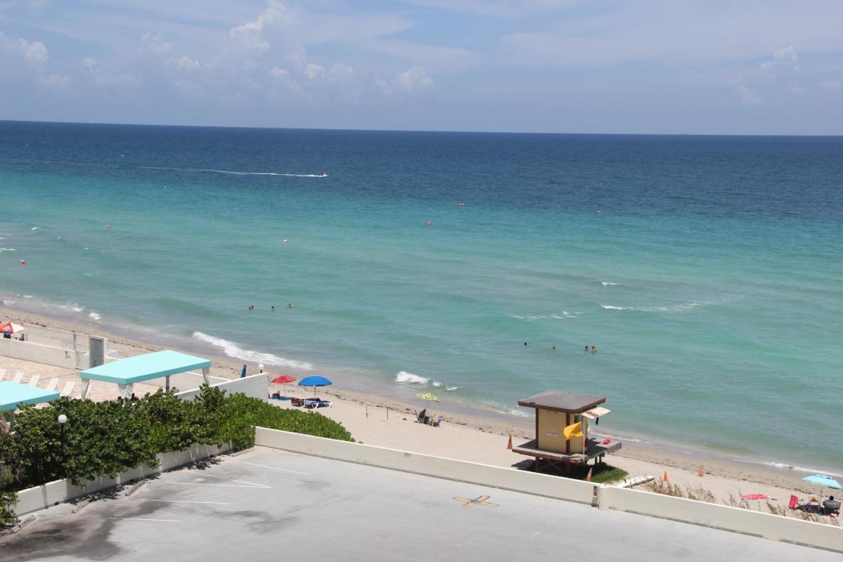 Hotel Hollywood Condos - Image 1