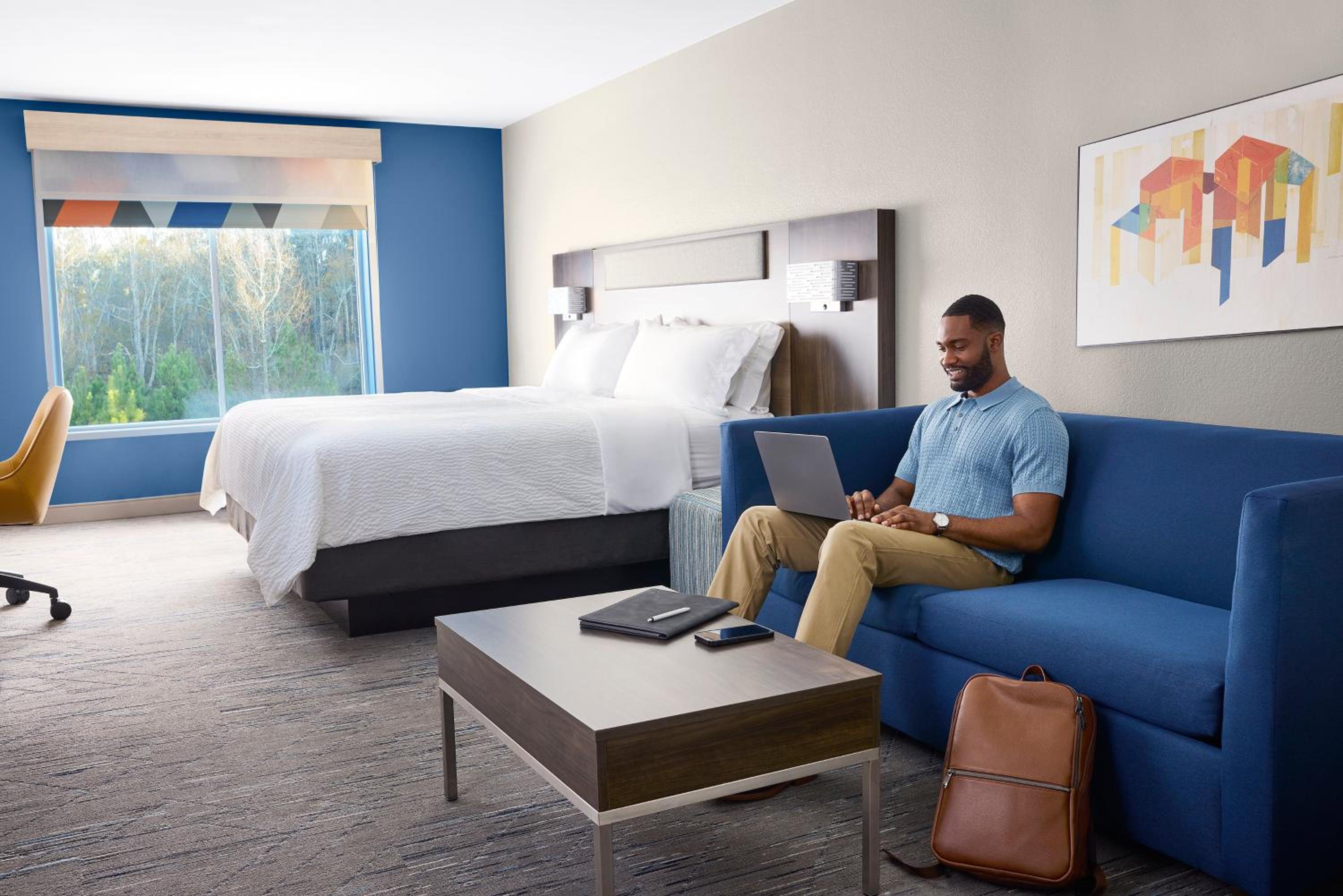 Holiday Inn Express & Suites Sheridan South by IHG