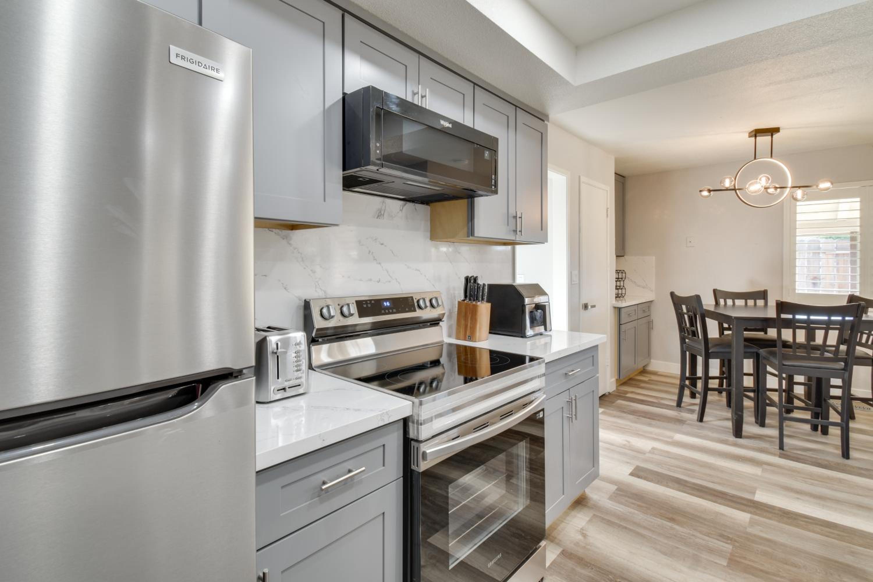 2 Mi to UC Merced Modern Home with Private Yard