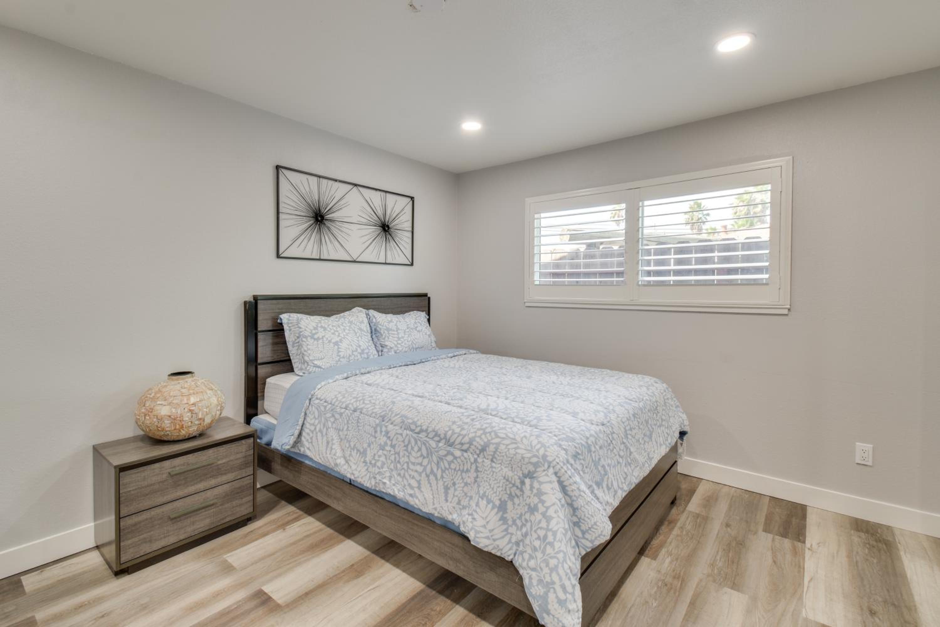 2 Mi to UC Merced Modern Home with Private Yard