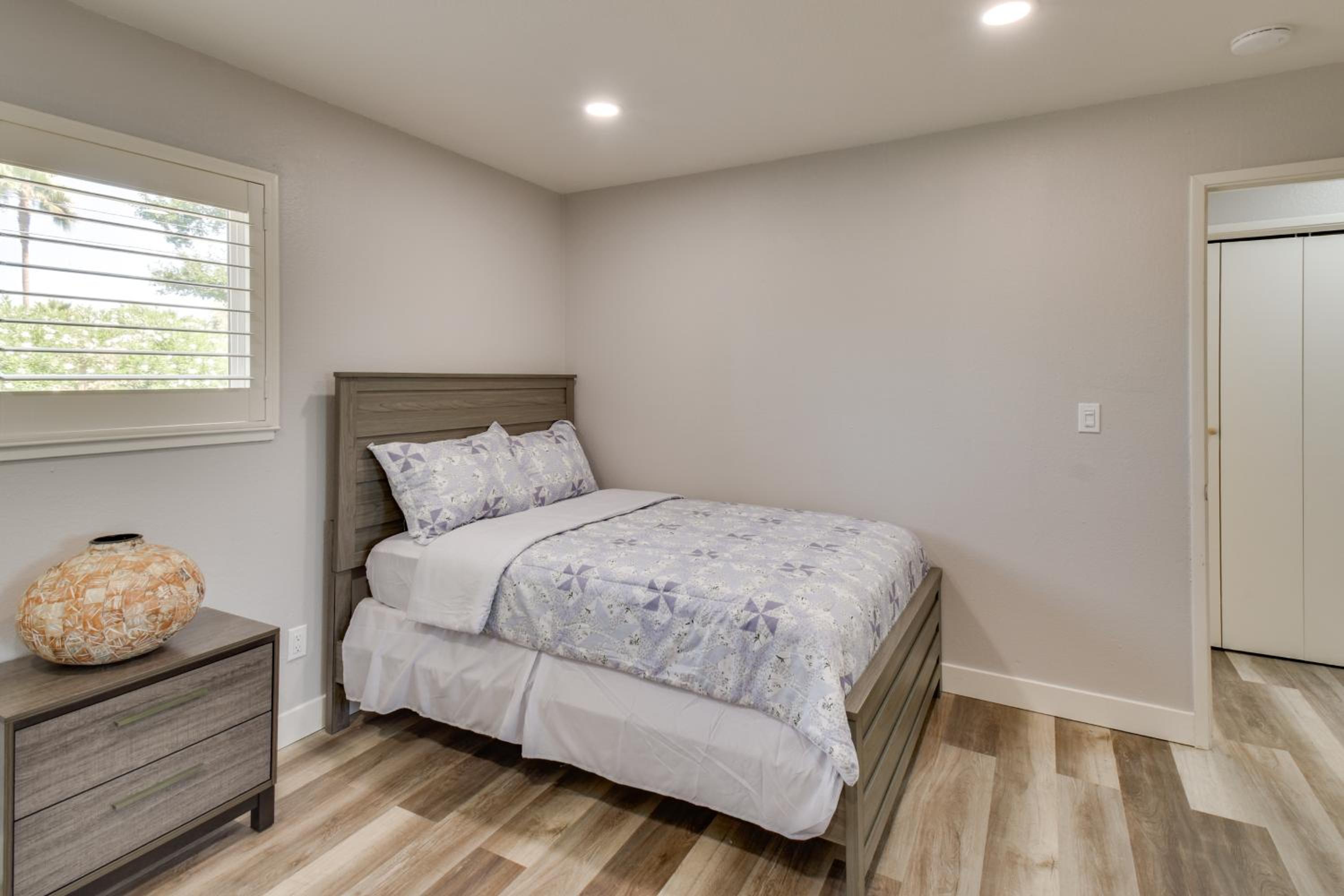 2 Mi to UC Merced Modern Home with Private Yard