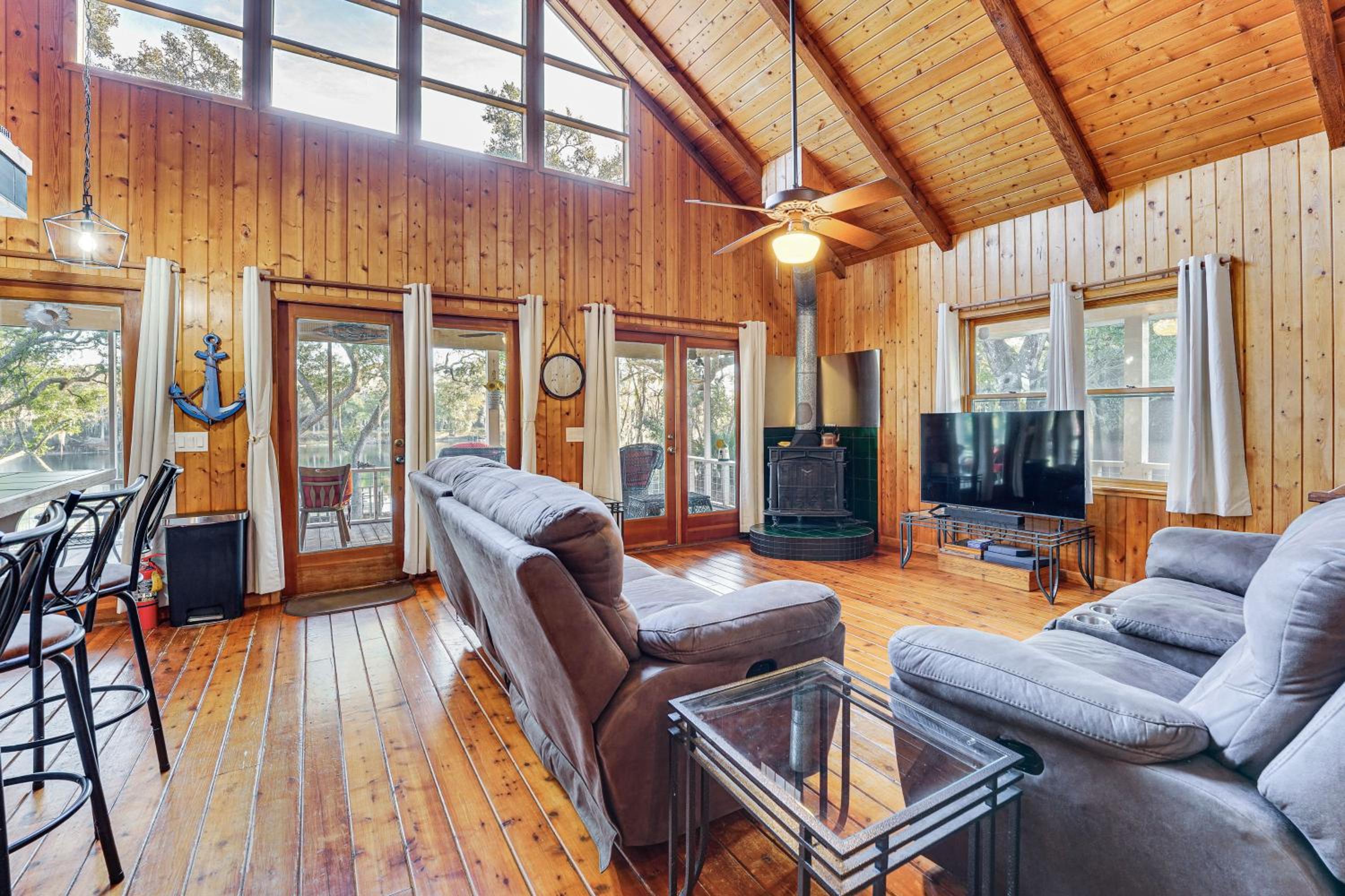 Dog-Friendly Home with Dock on Suwannee River!