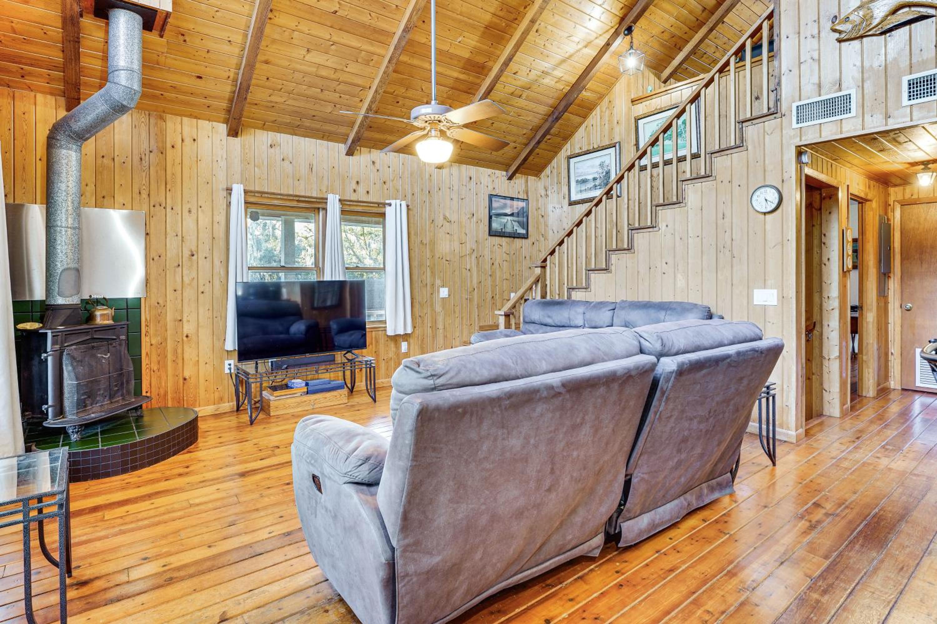 Dog-Friendly Home with Dock on Suwannee River!