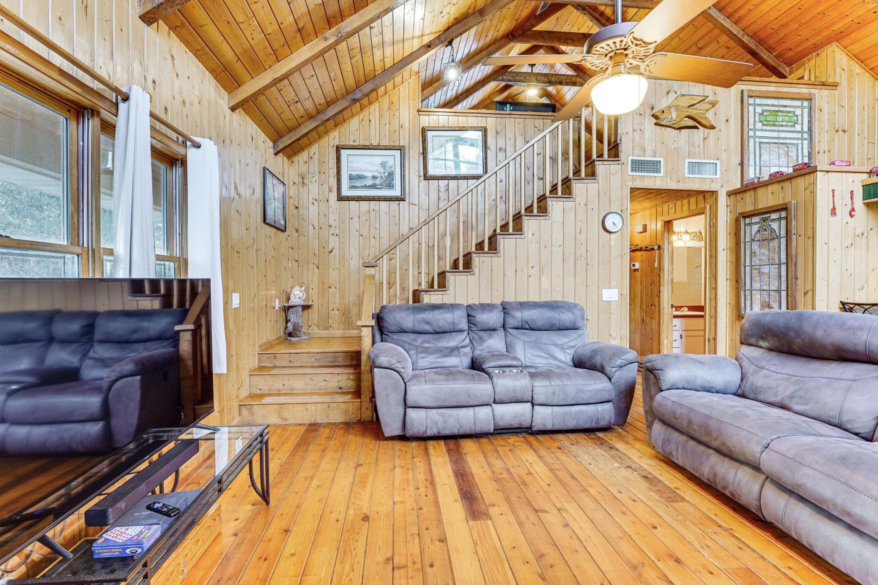 Dog-Friendly Home with Dock on Suwannee River!