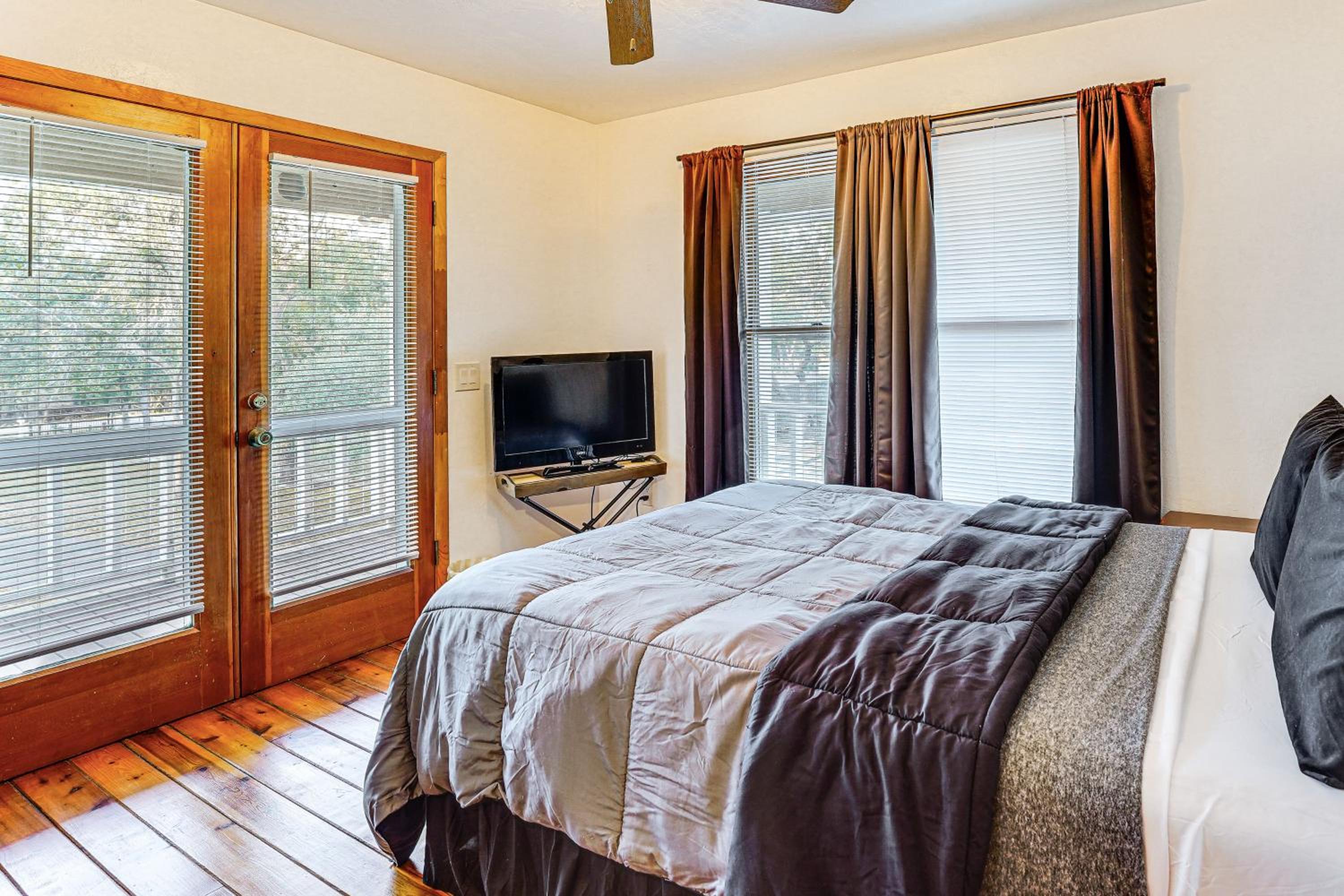 Dog-Friendly Home with Dock on Suwannee River!