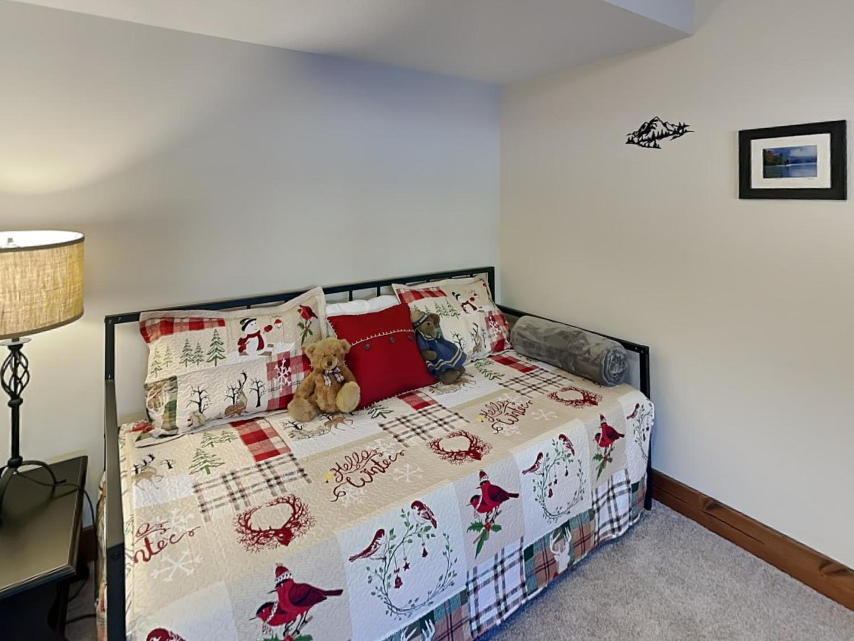 Buzzy Bee Lodge