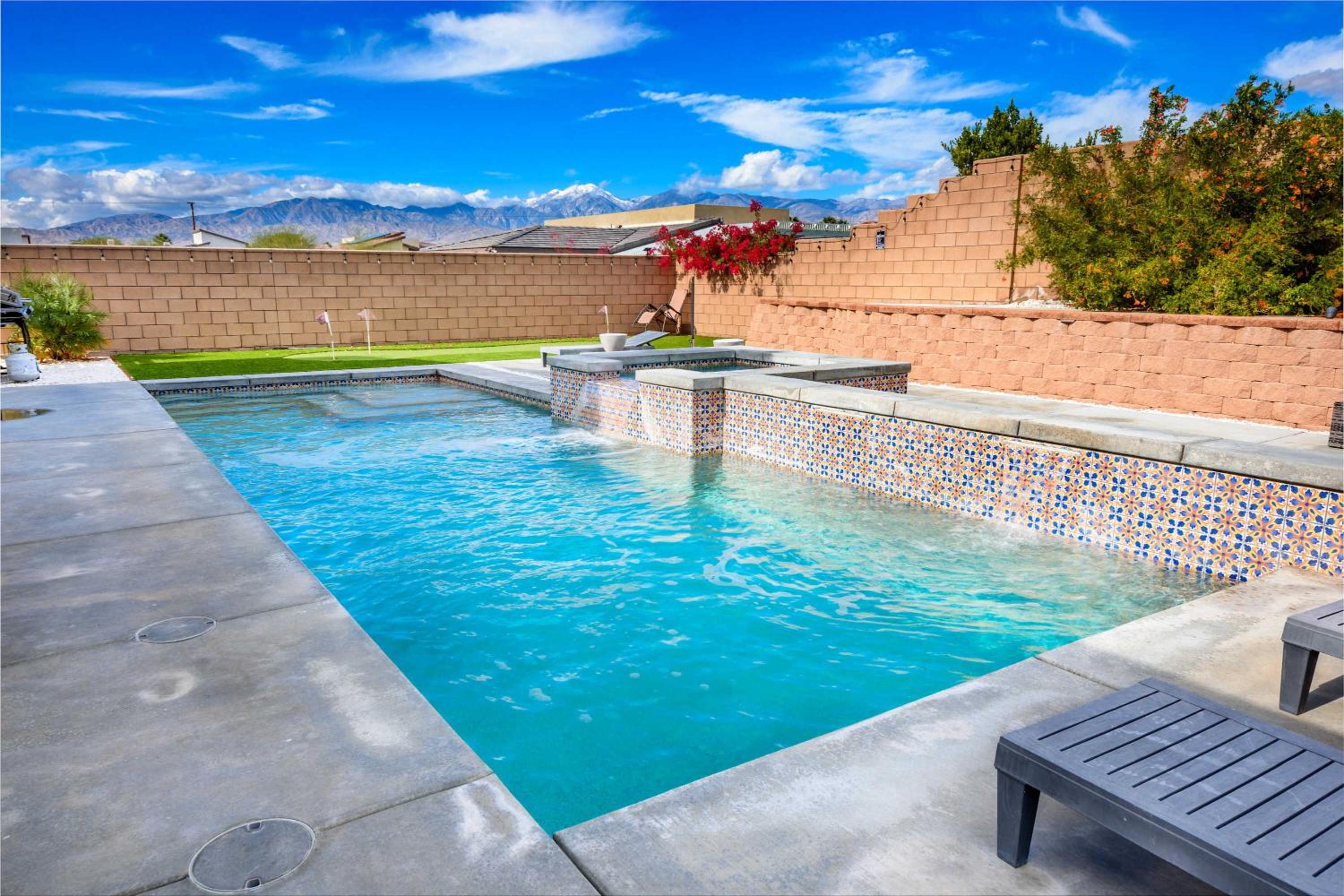 Marbella Lane - Desert Dream PoolSpa & Games