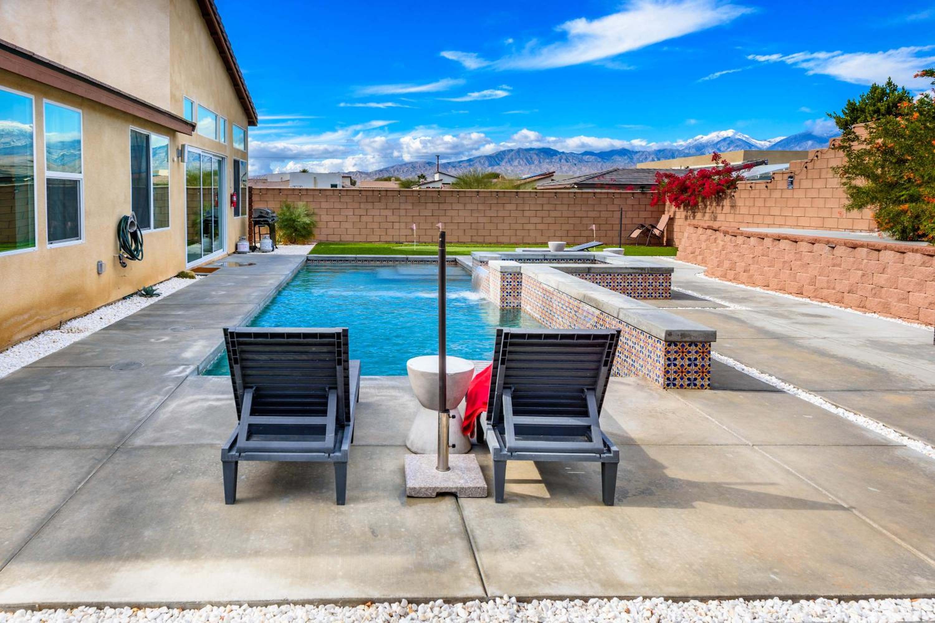 Marbella Lane - Desert Dream PoolSpa & Games