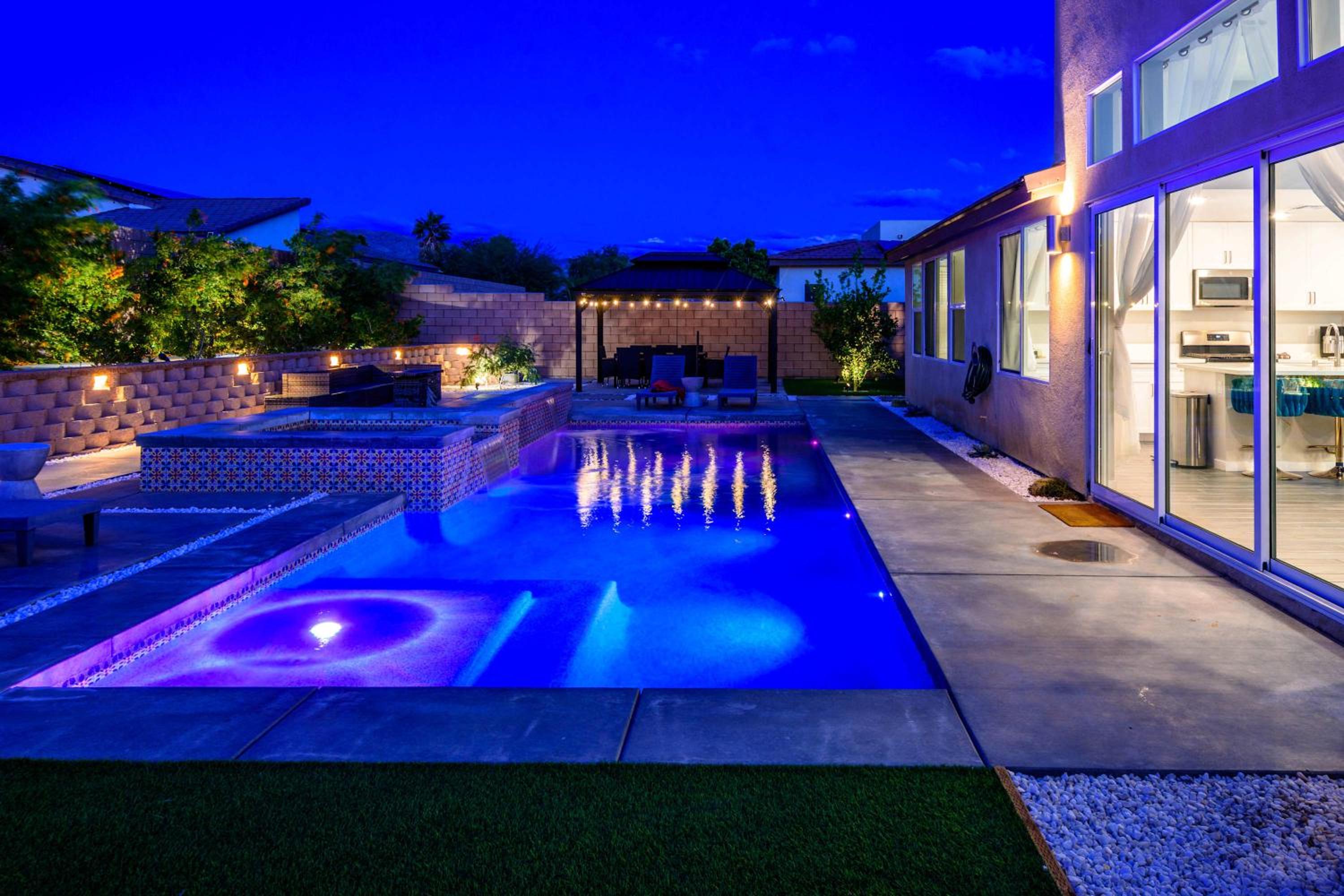 Marbella Lane - Desert Dream PoolSpa & Games