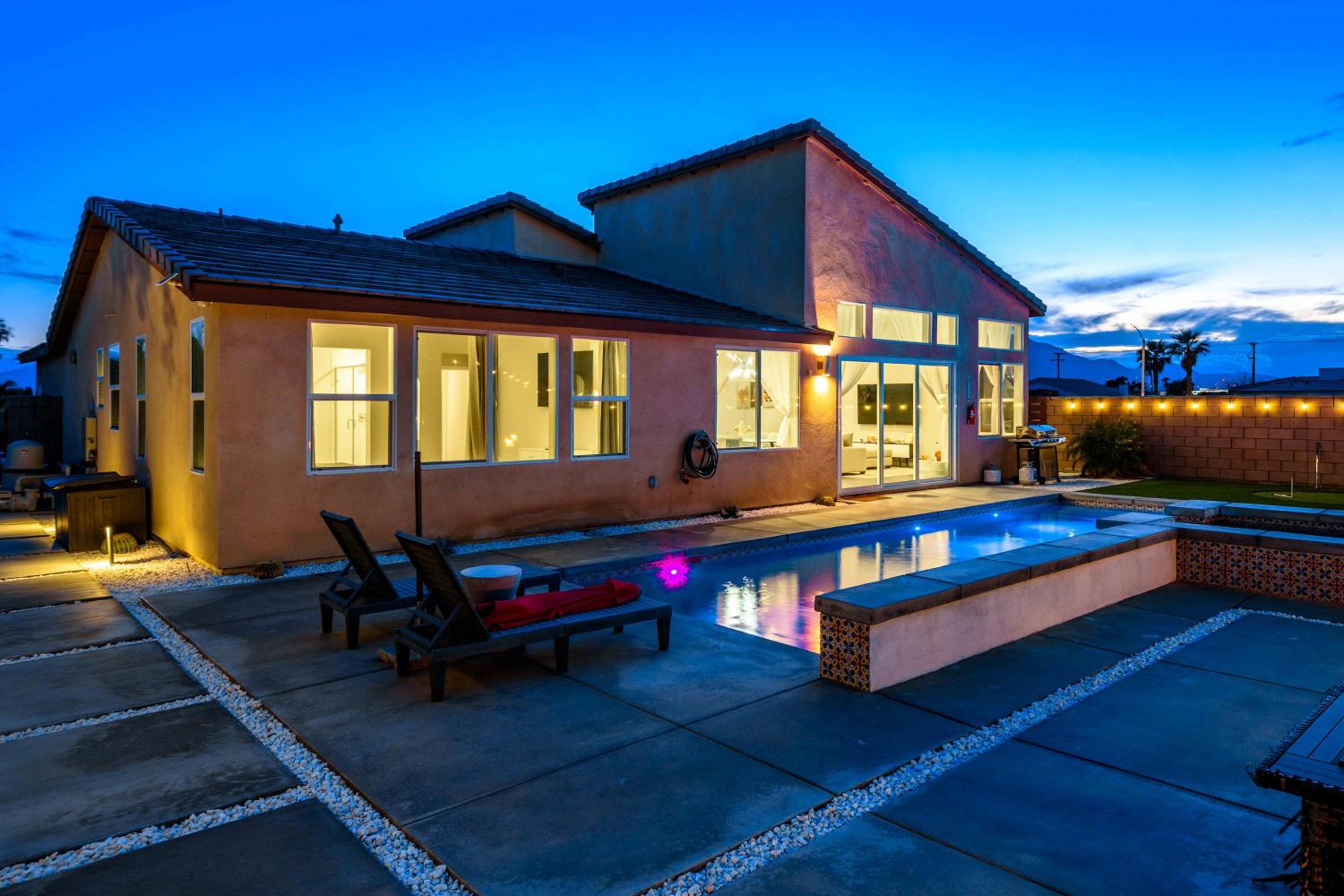 Marbella Lane - Desert Dream PoolSpa & Games