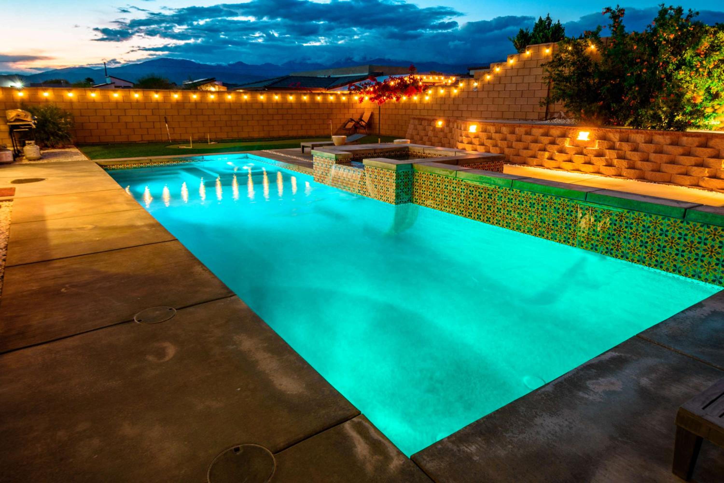Marbella Lane - Desert Dream PoolSpa & Games
