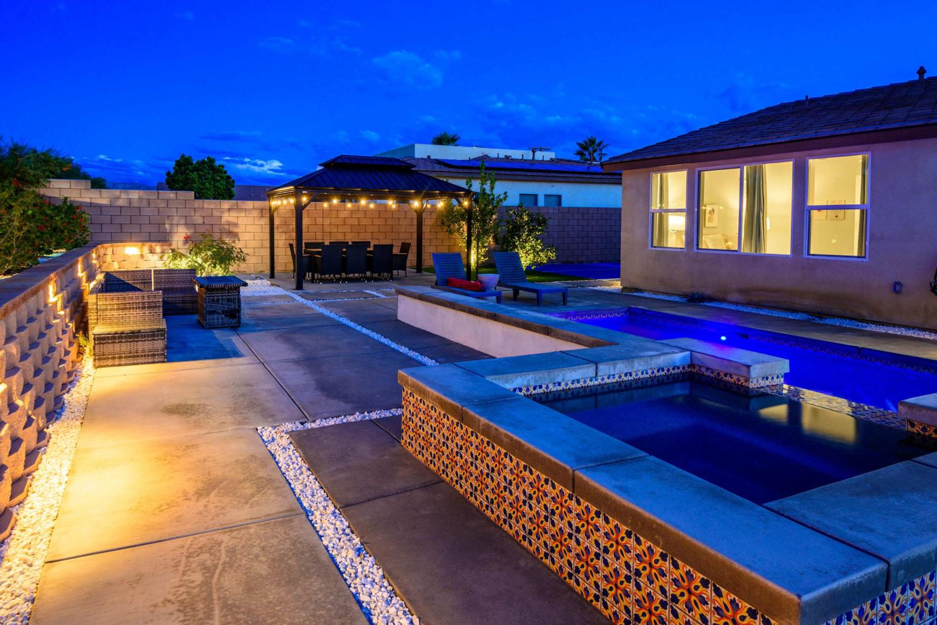Marbella Lane - Desert Dream PoolSpa & Games