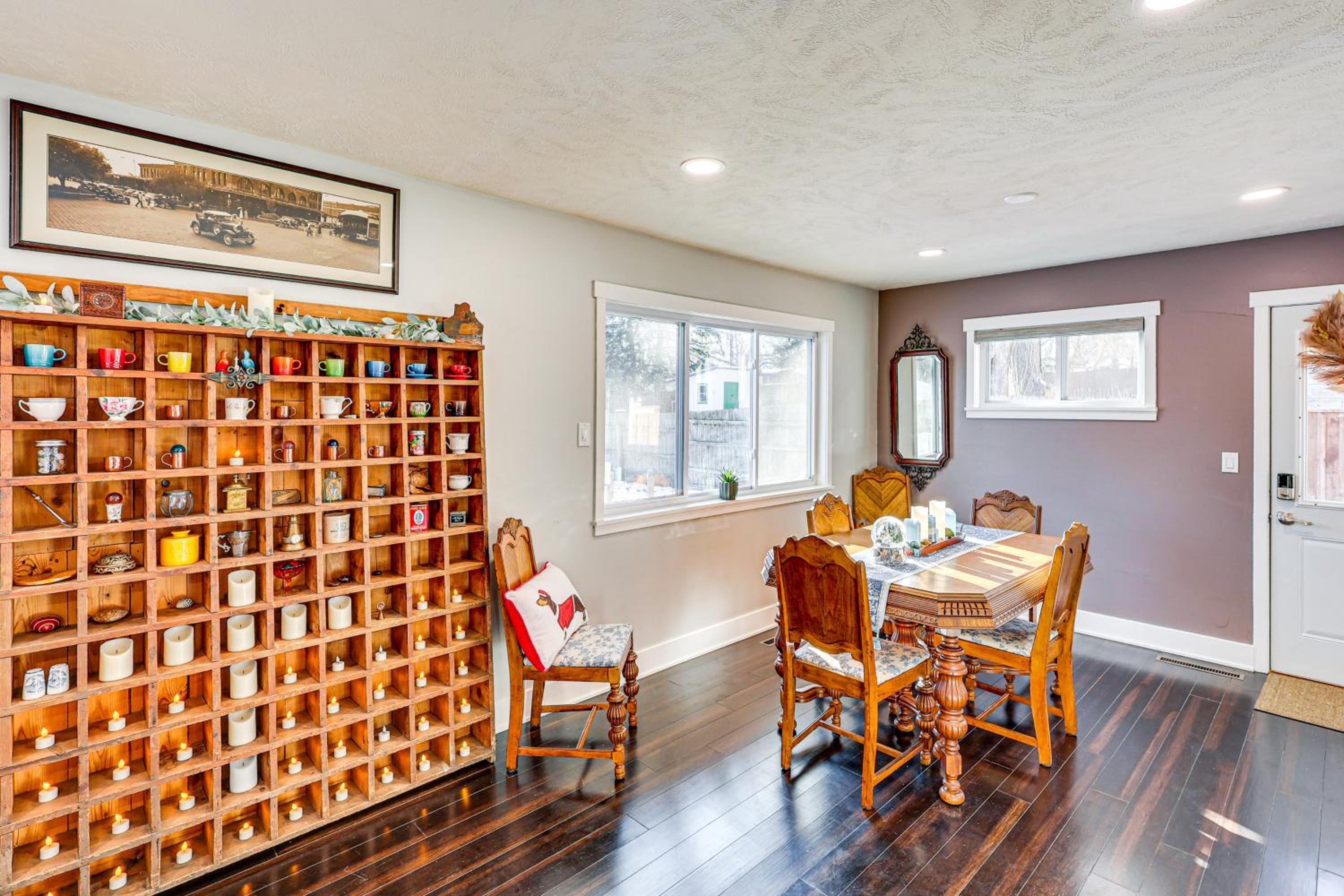 Spacious and Family Friendly! Lincoln Home Near Dtwn